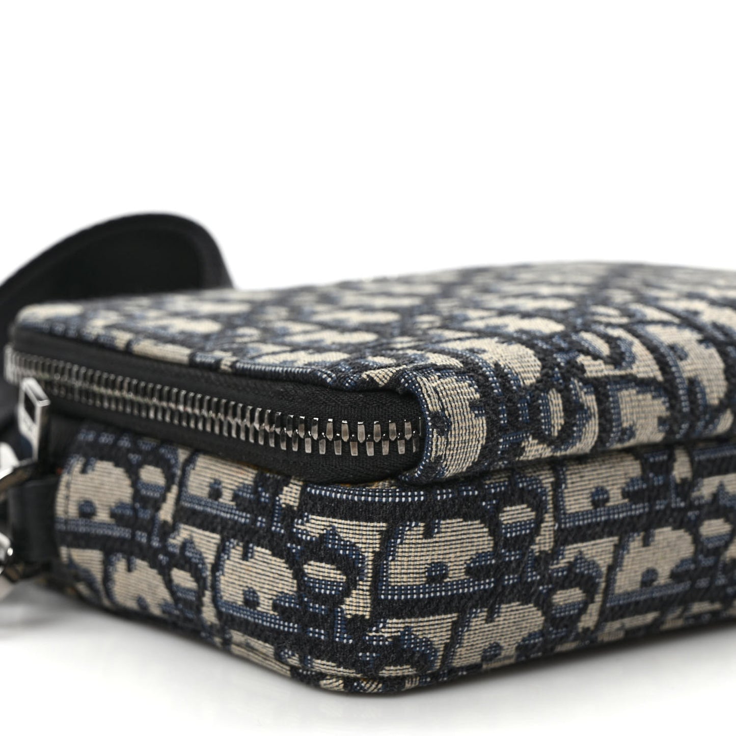 Oblique Messenger Pouch Black