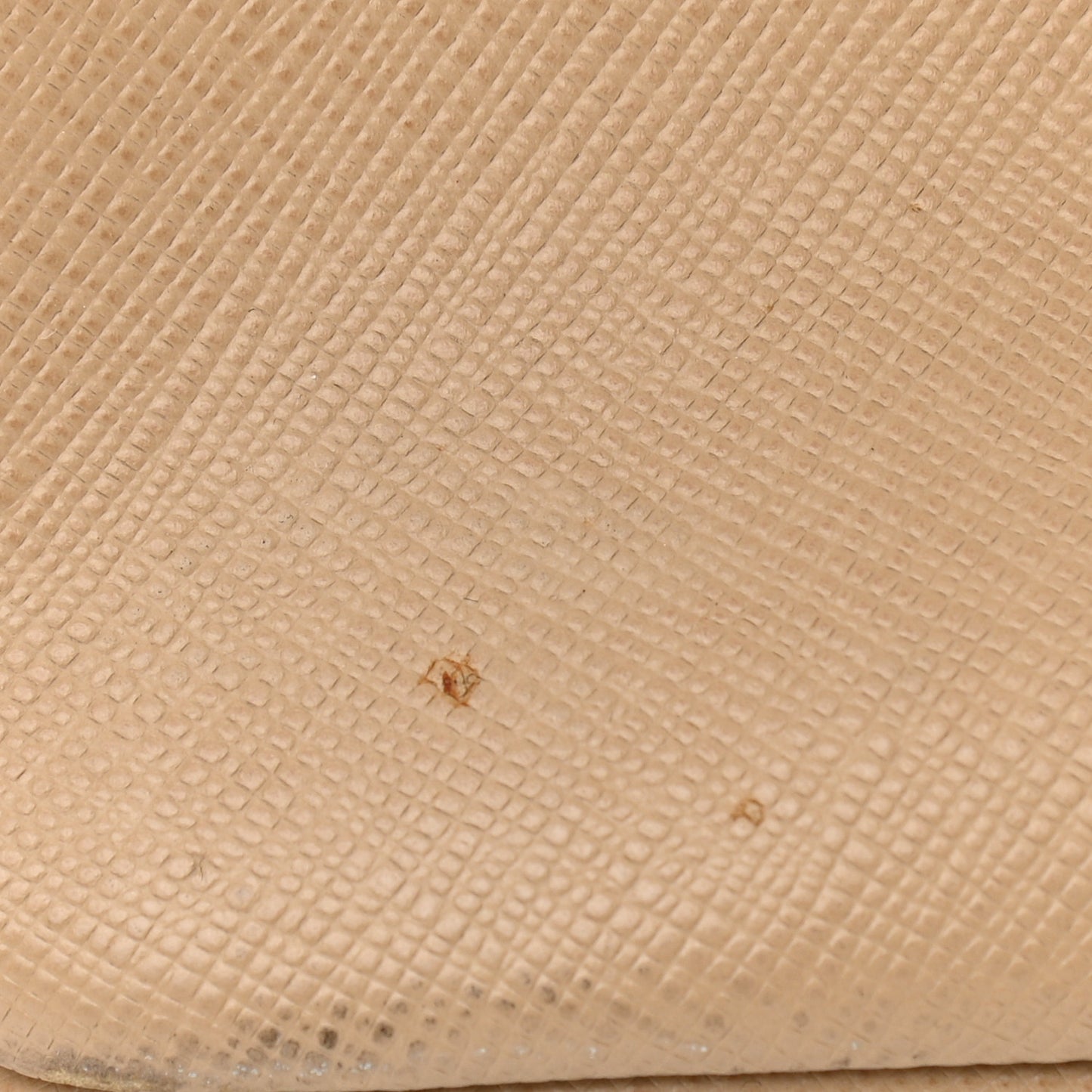 Saffiano Lux Medium Tote Cammeo