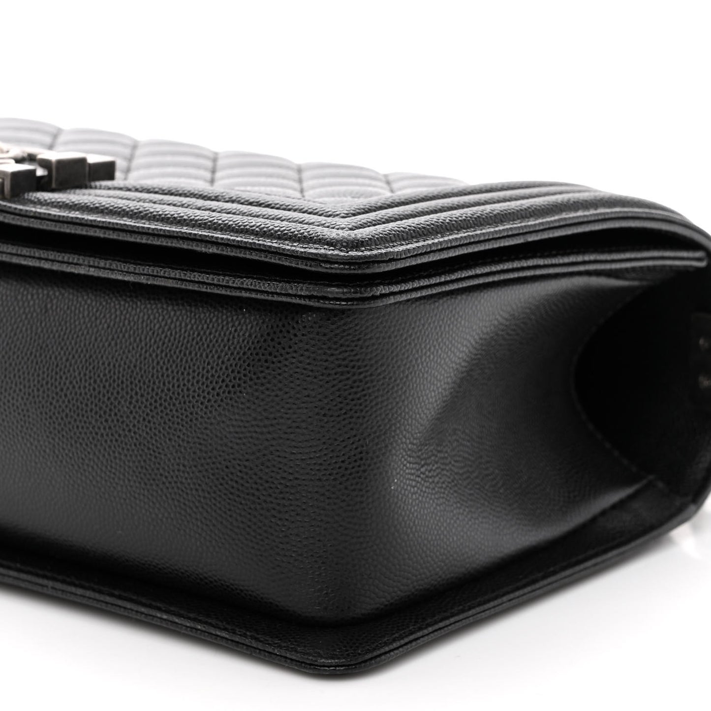 Caviar Quilted Medium Boy Flap Black