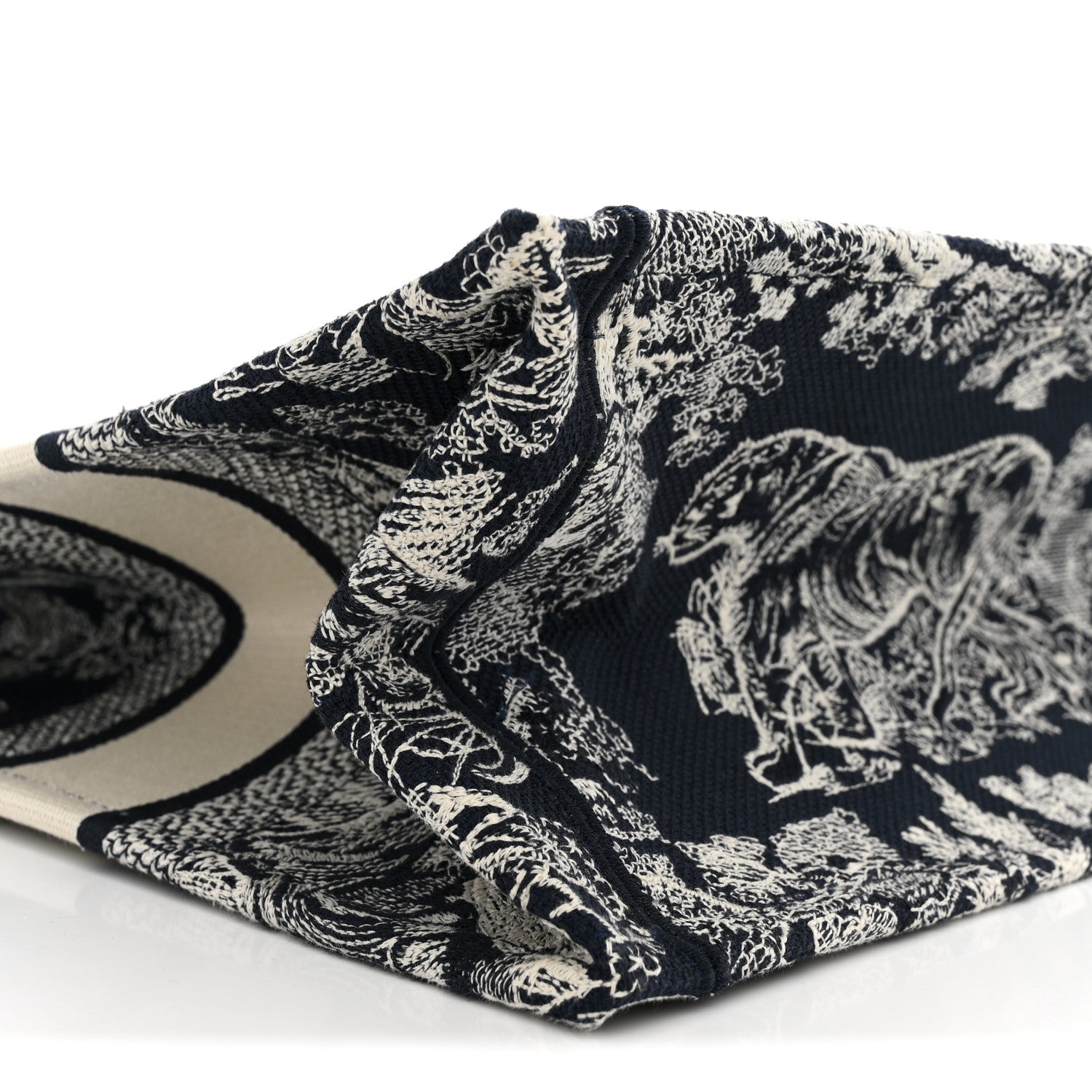 Christian Dior Canvas Embroidered Medium Dioriviera Toile De Jouy Reverse Book Tote Blue 9 of 11