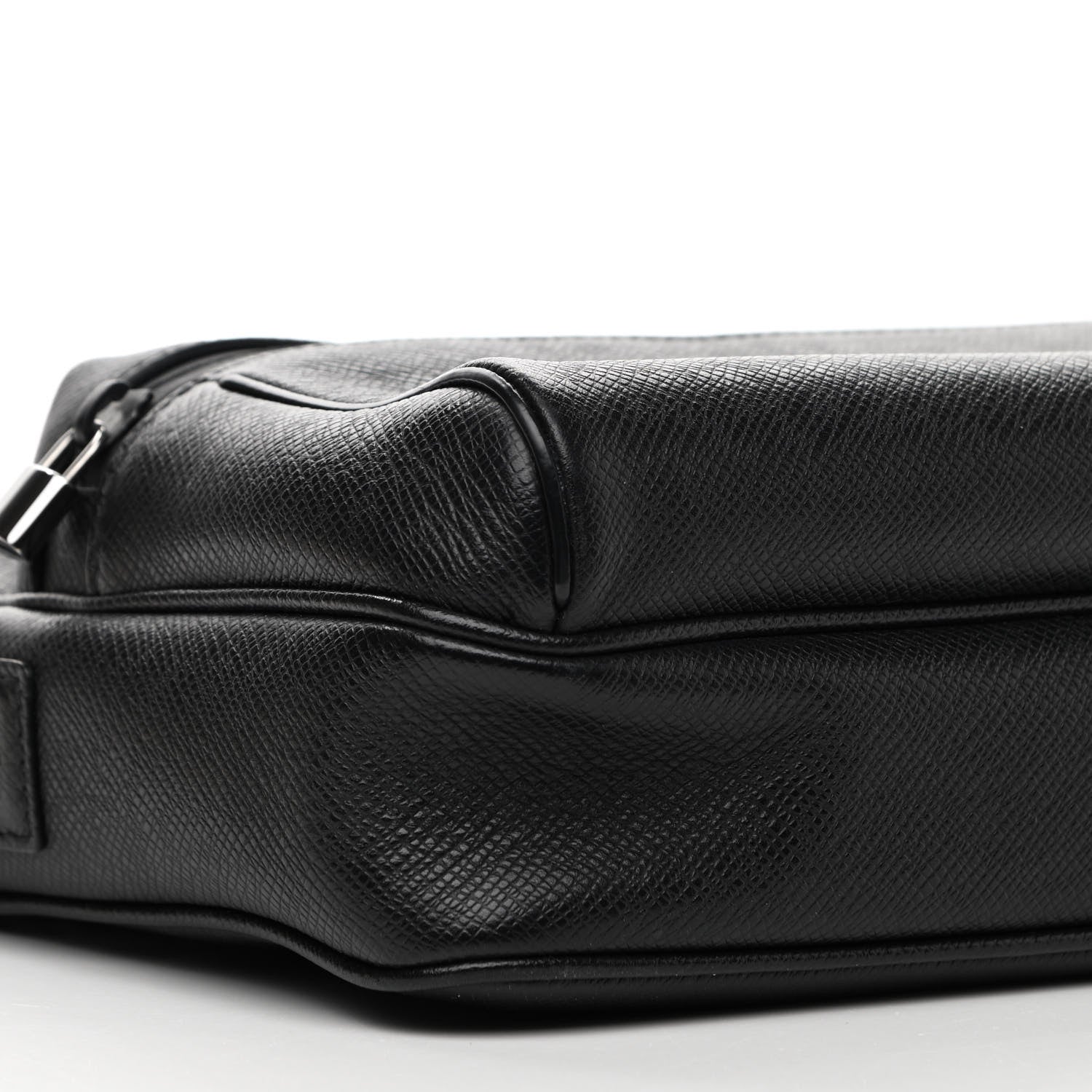 Louis Vuitton Taiga Outdoor Messenger PM Black 9 of 10
