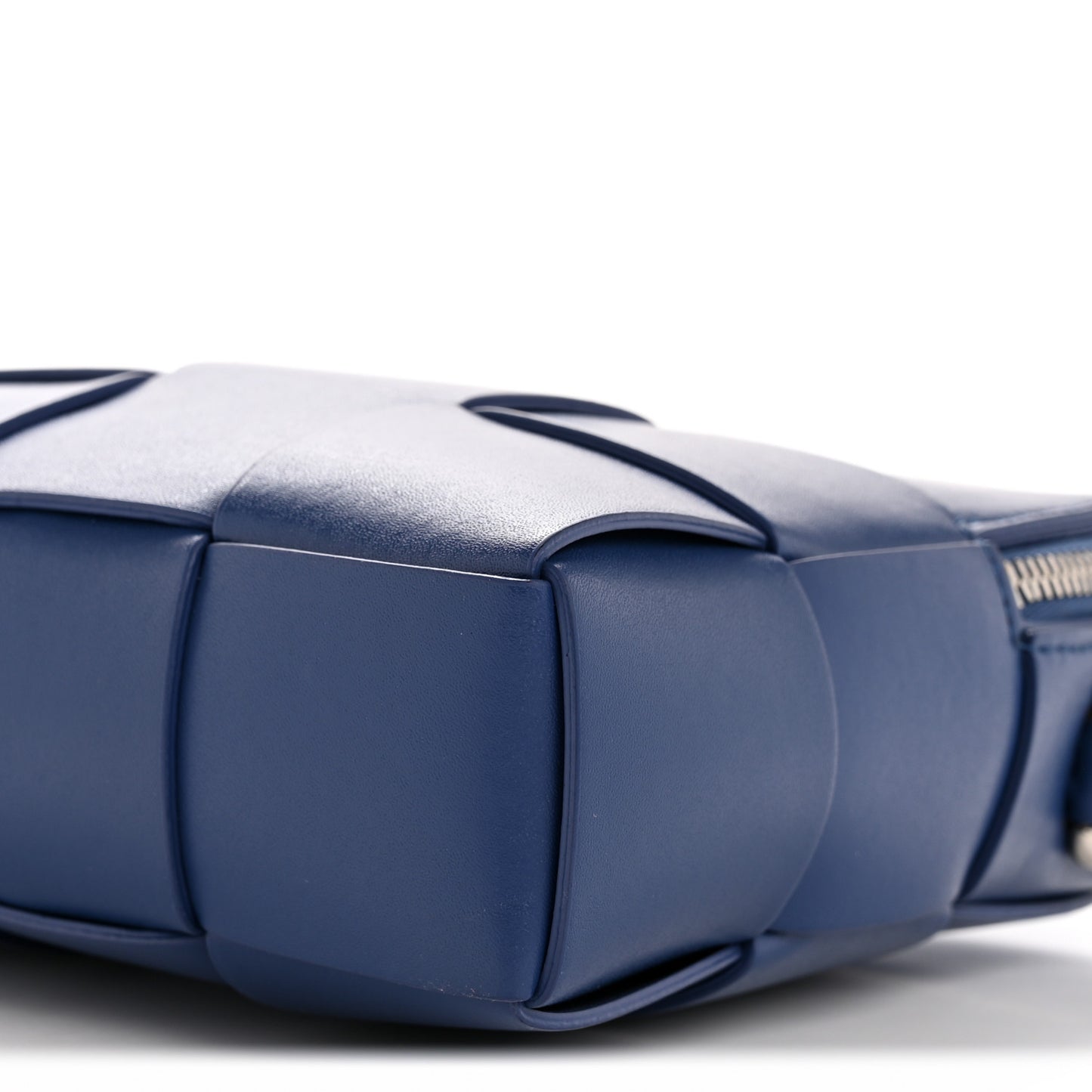 Lambskin Maxi Intrecciato Cassette Camera Bag Cruise
