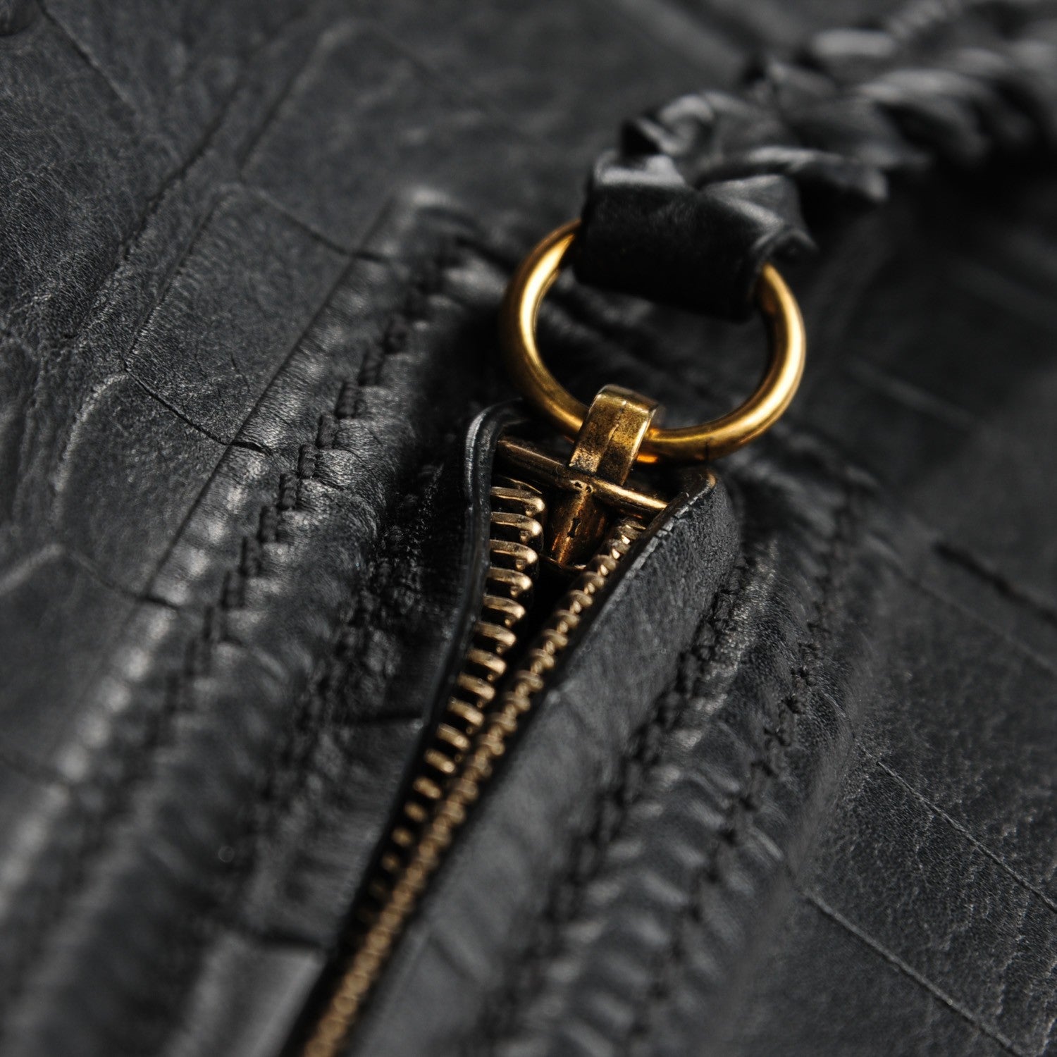 Celine Crocodile Embossed Calfskin Medium Phantom Luggage Black 8 of 8