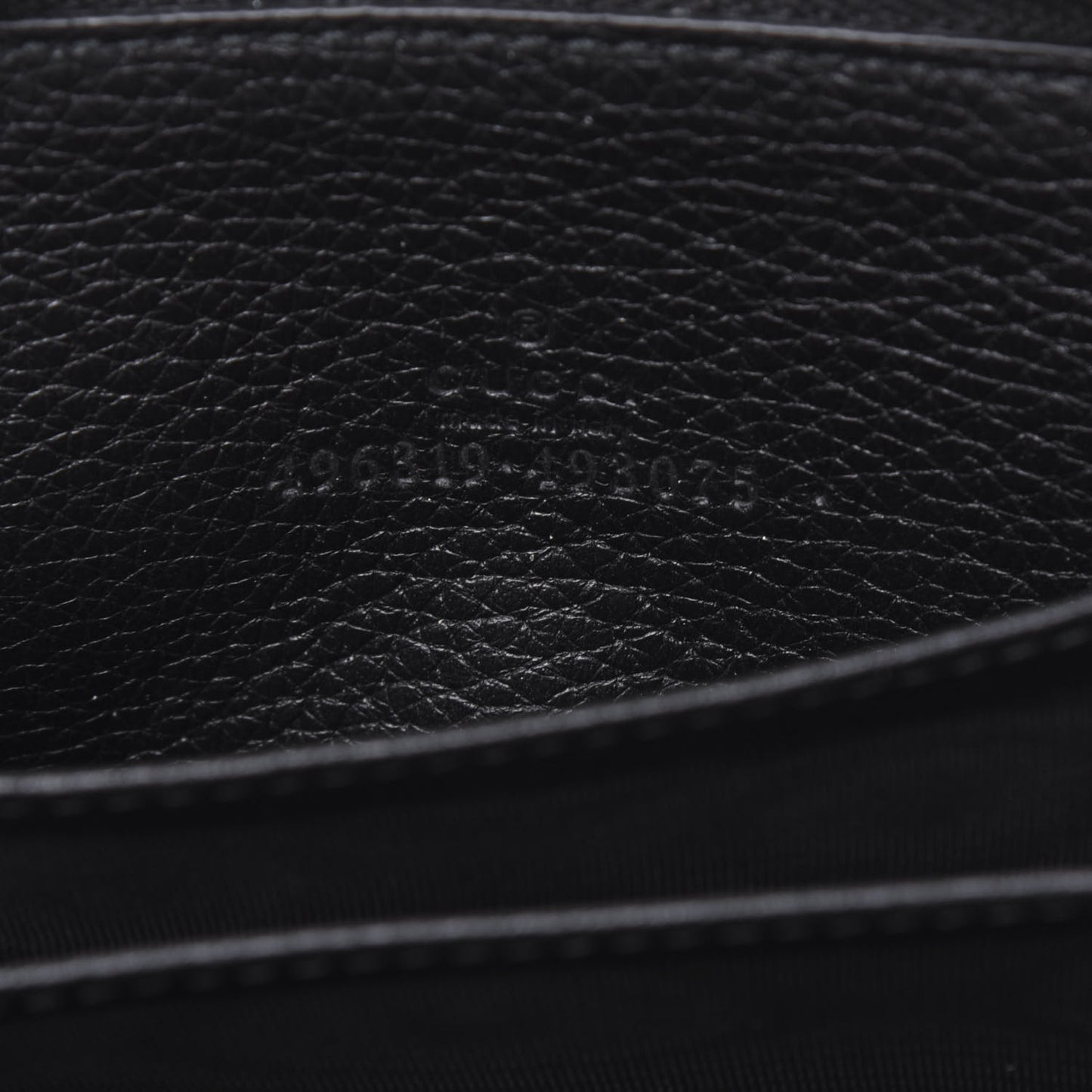 Calfskin Logo Zip Around Card Case Black