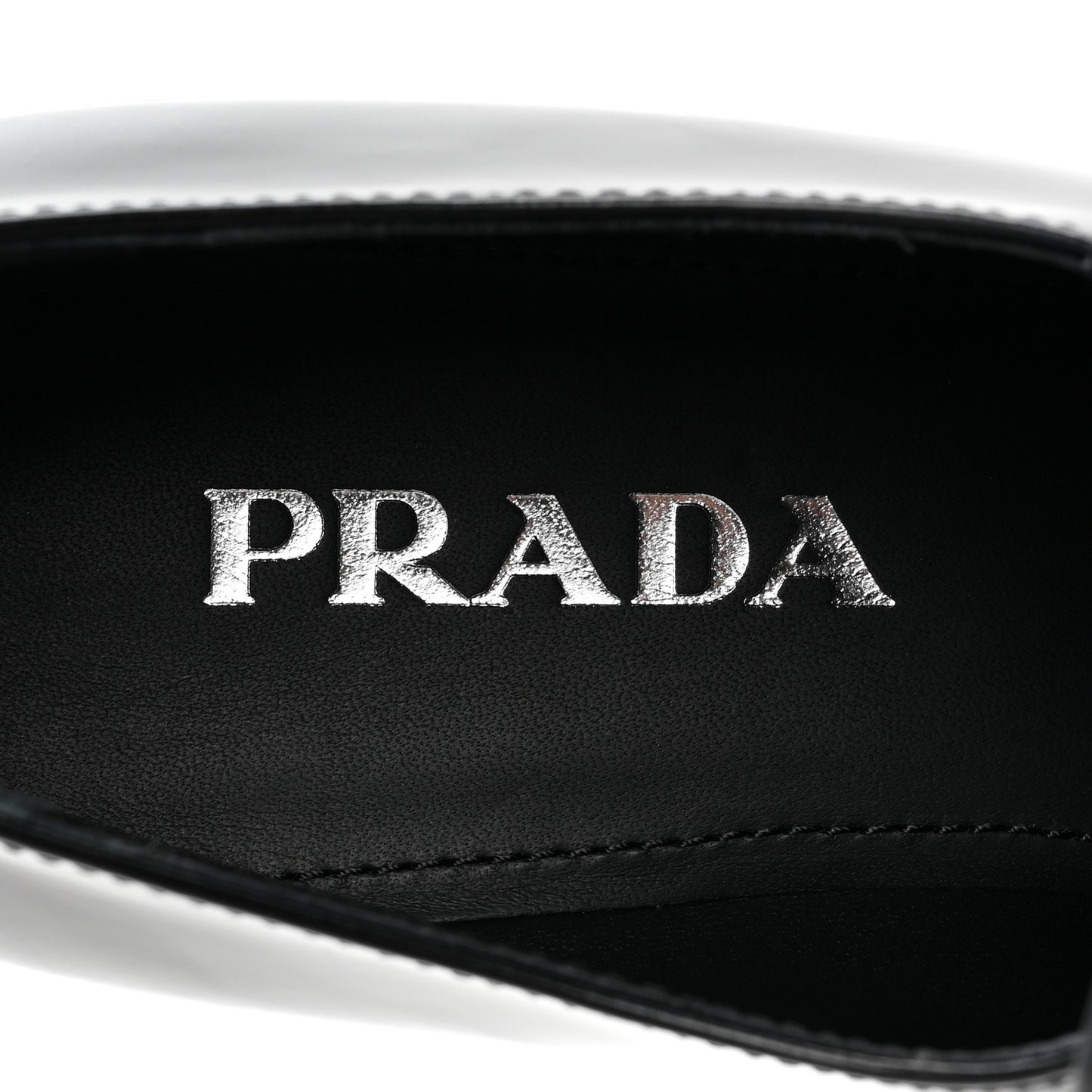 Spazzolato Metal Triangle Logo 50mm Loafers 38.5 Black