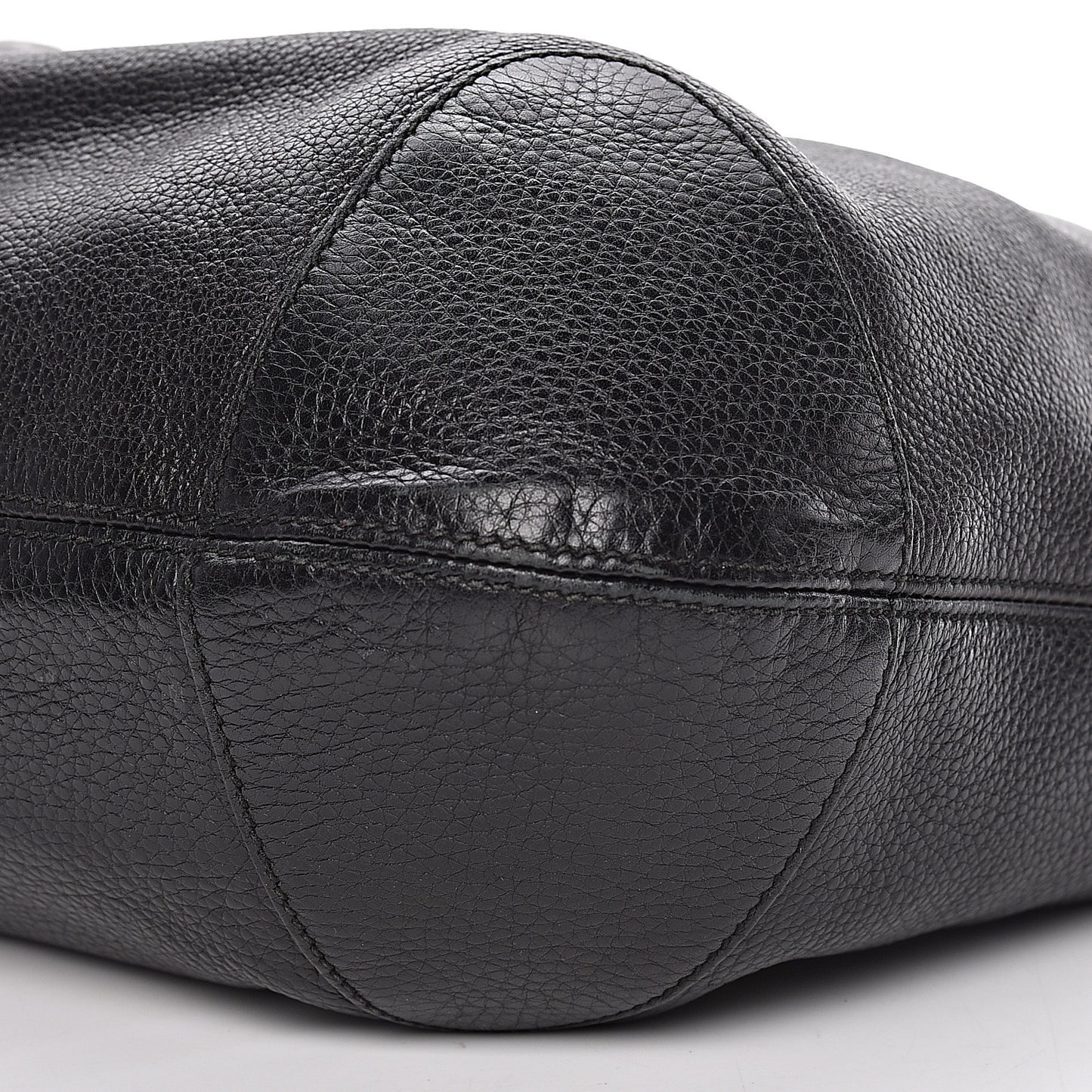 Pebbled Calfskin Medium Soho Chain Hobo Black