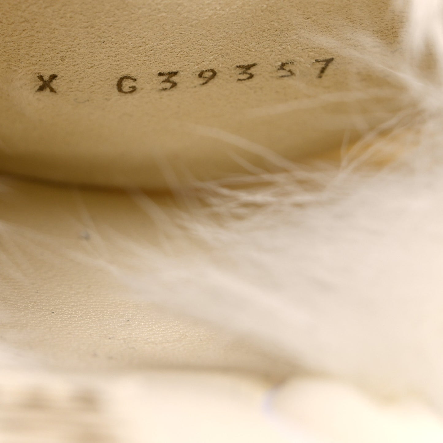 Shearling Lambskin CC Mules Sandal 38 White Black