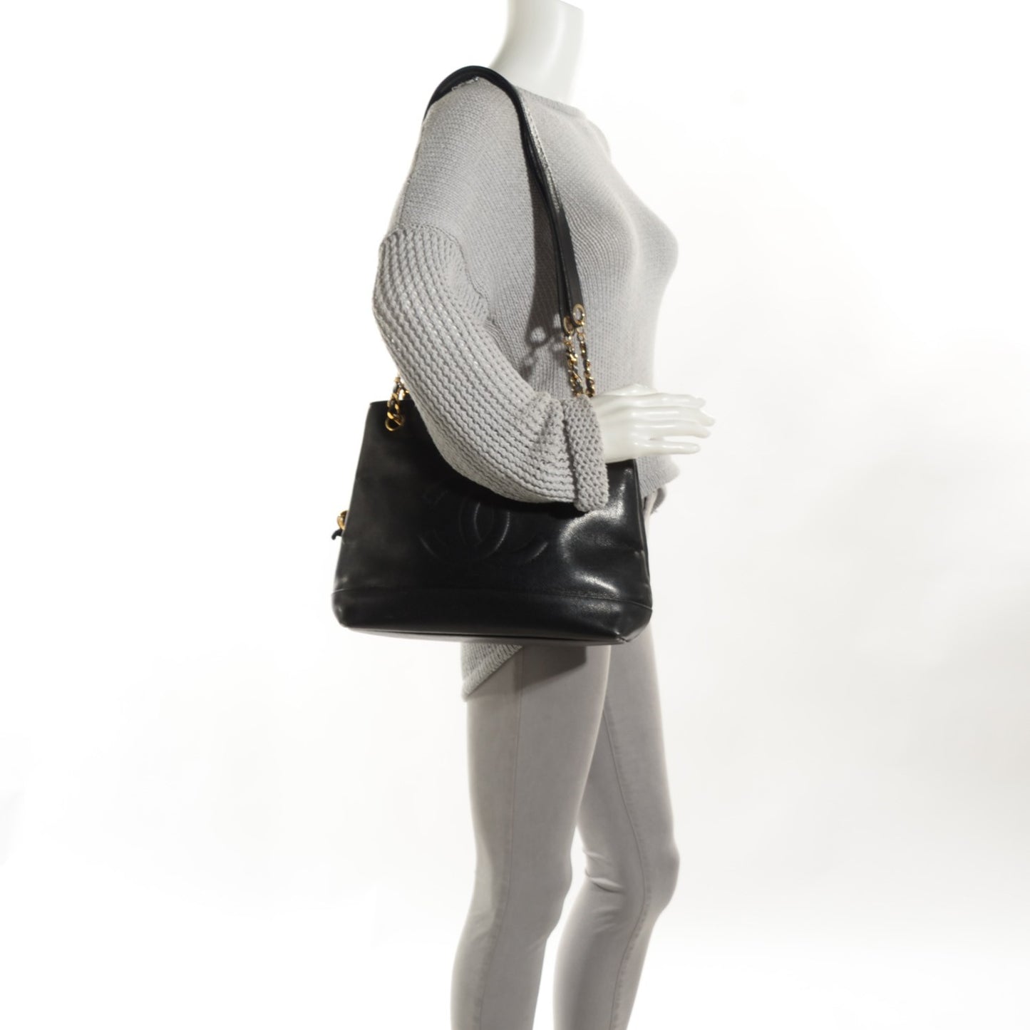 Caviar CC Shoulder Bag Black