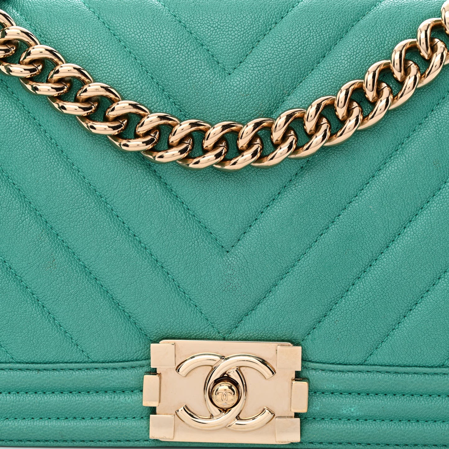 Caviar Chevron Quilted Medium Boy Flap Green