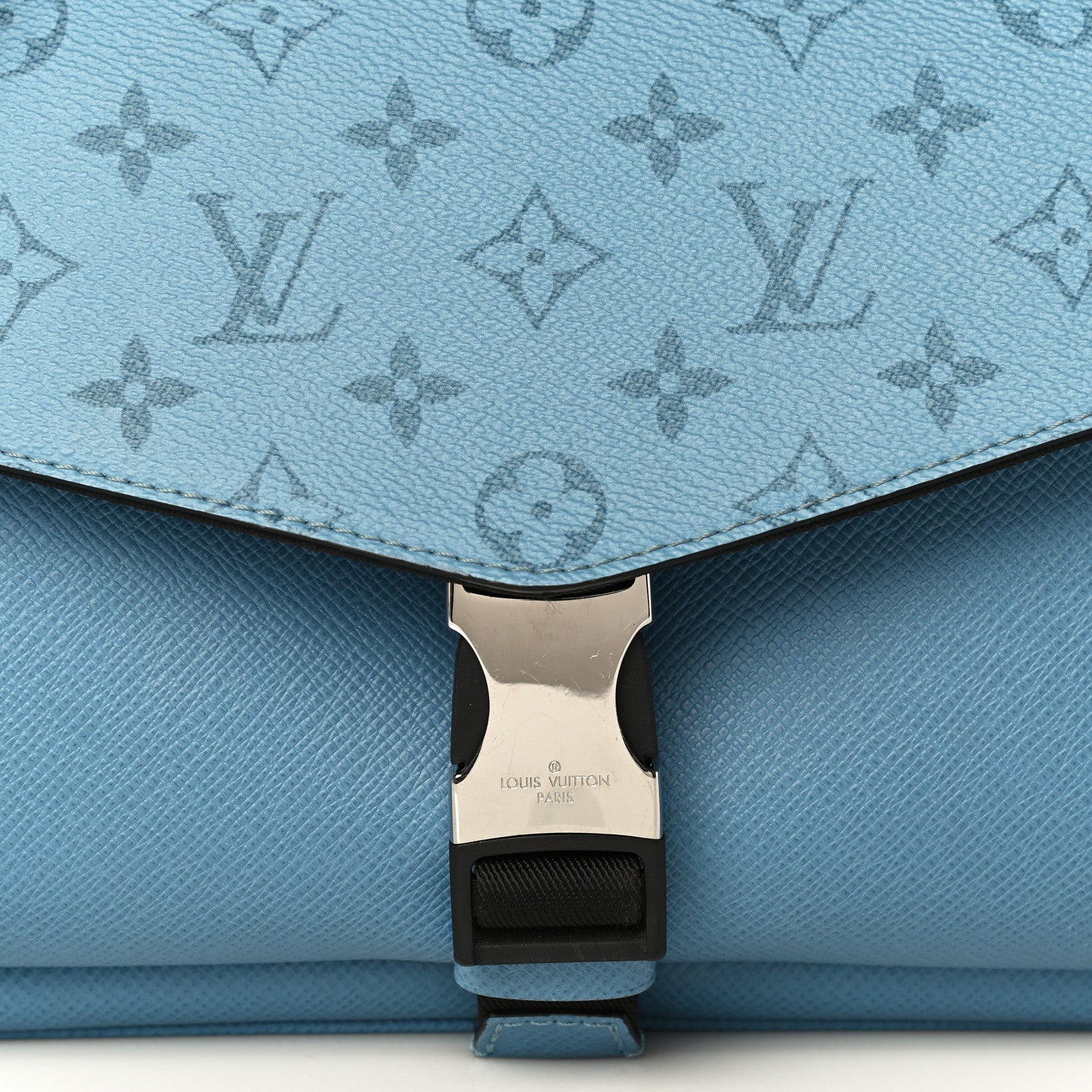 Louis Vuitton Taigarama Messengerama Denim 7 of 9
