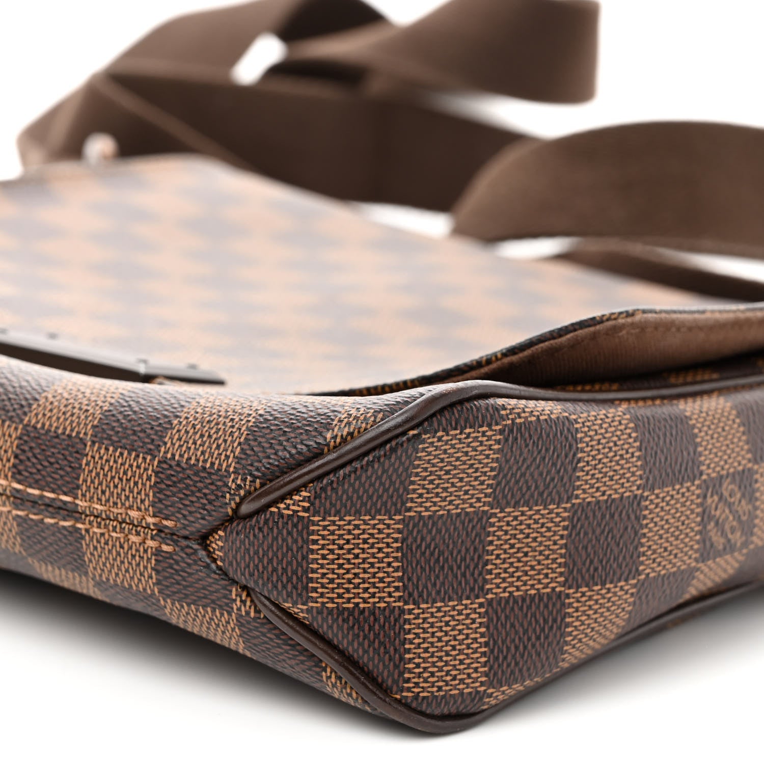Louis Vuitton Damier Ebene District PM 9 of 12