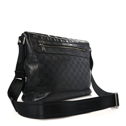 Louis Vuitton Damier Infini District MM Onyx 3 of 10