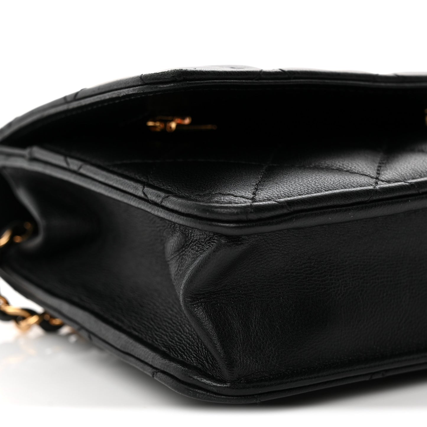 Lambskin Quilted Wallet On Chain WOC Black