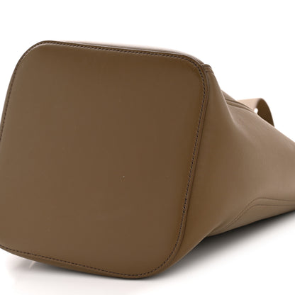 Loewe Smooth Calfskin Medium Pebble Bucket Bag Oak 10 of 11