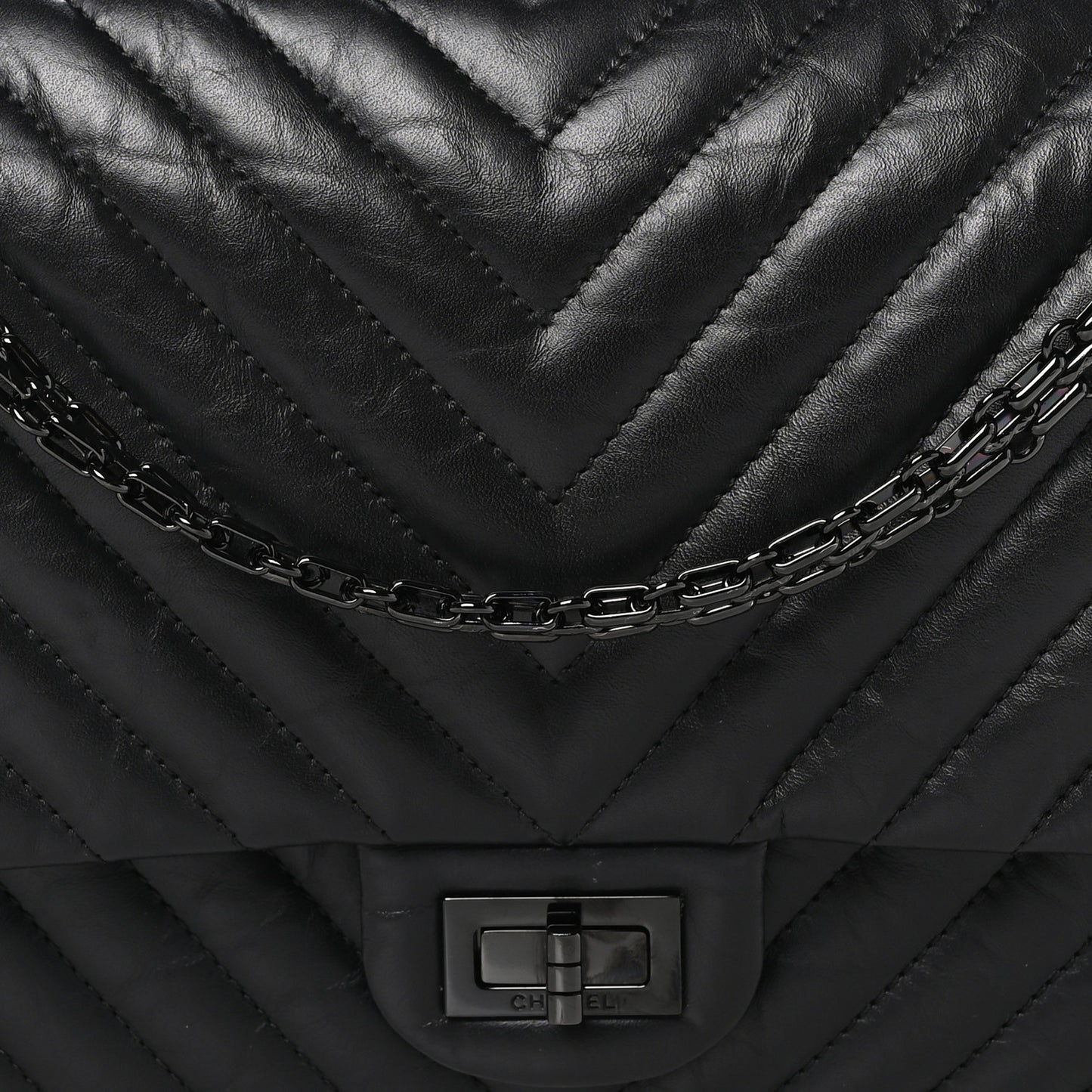 Aged Calfskin Chevron Quilted 2.55 Reissue 226 So Black
