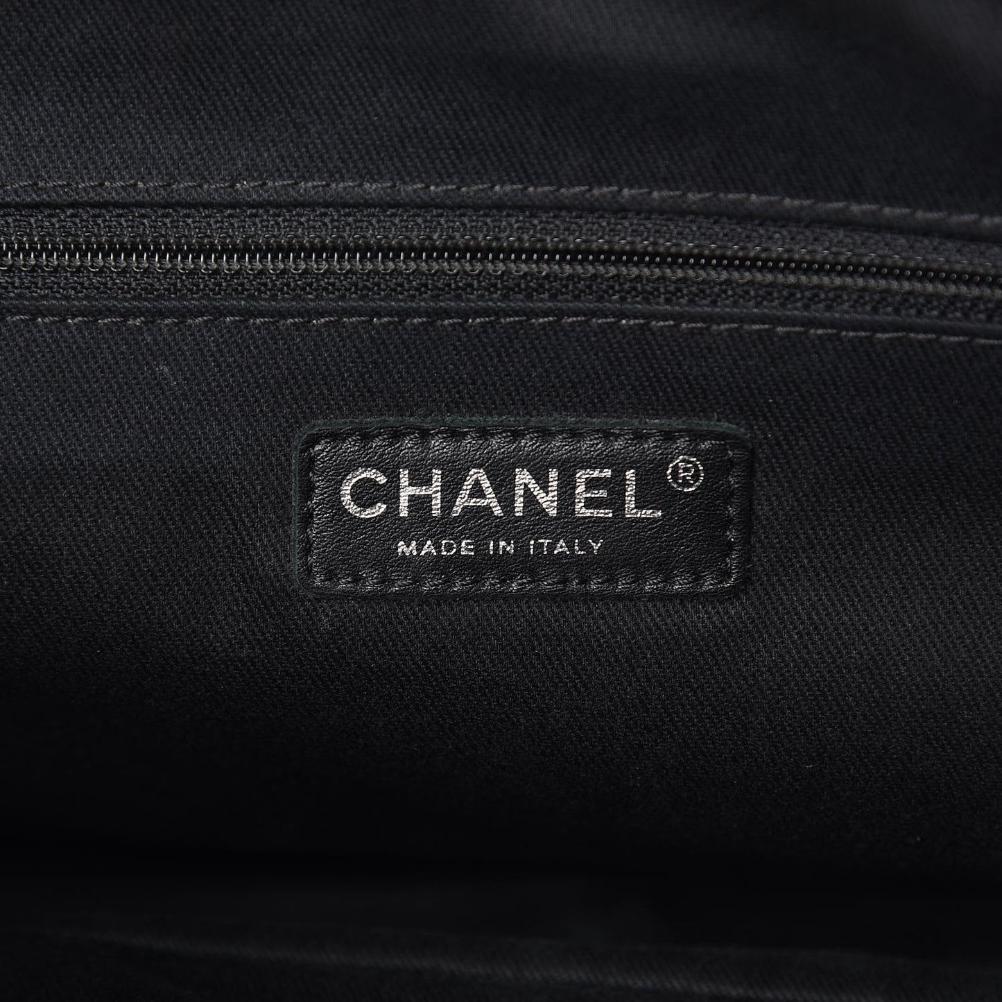 Iridescent Caviar Quilted Large Chic Flap Dark Grey