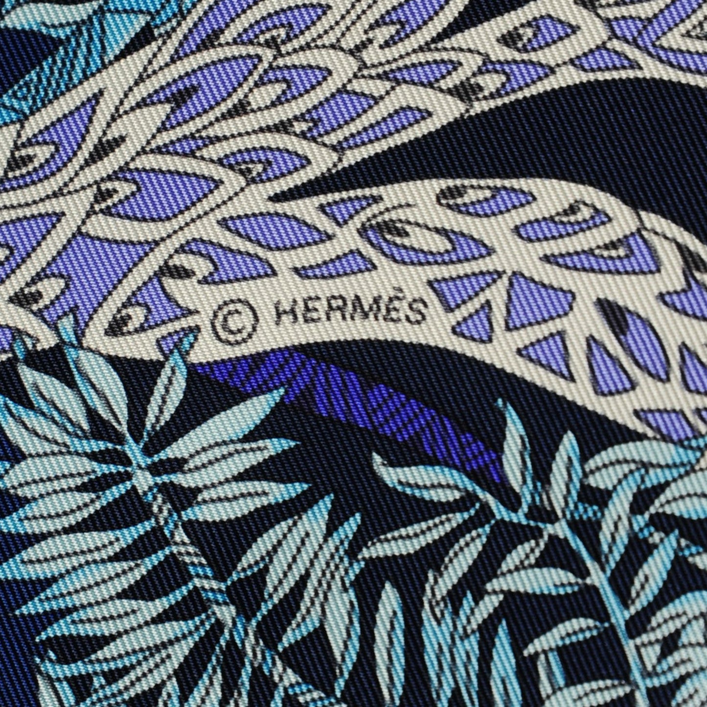 Silk Maitre de la Foret Scarf 90 Marine Lavande Turquoise