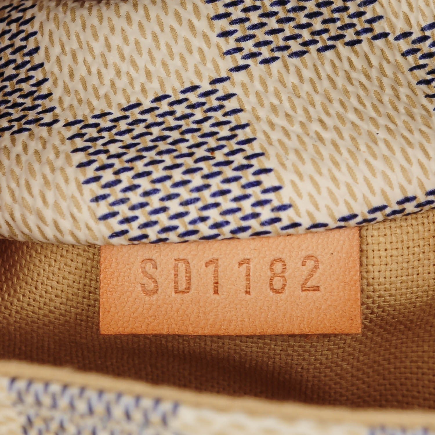 Louis Vuitton Damier Azur Totally MM 9 of 9