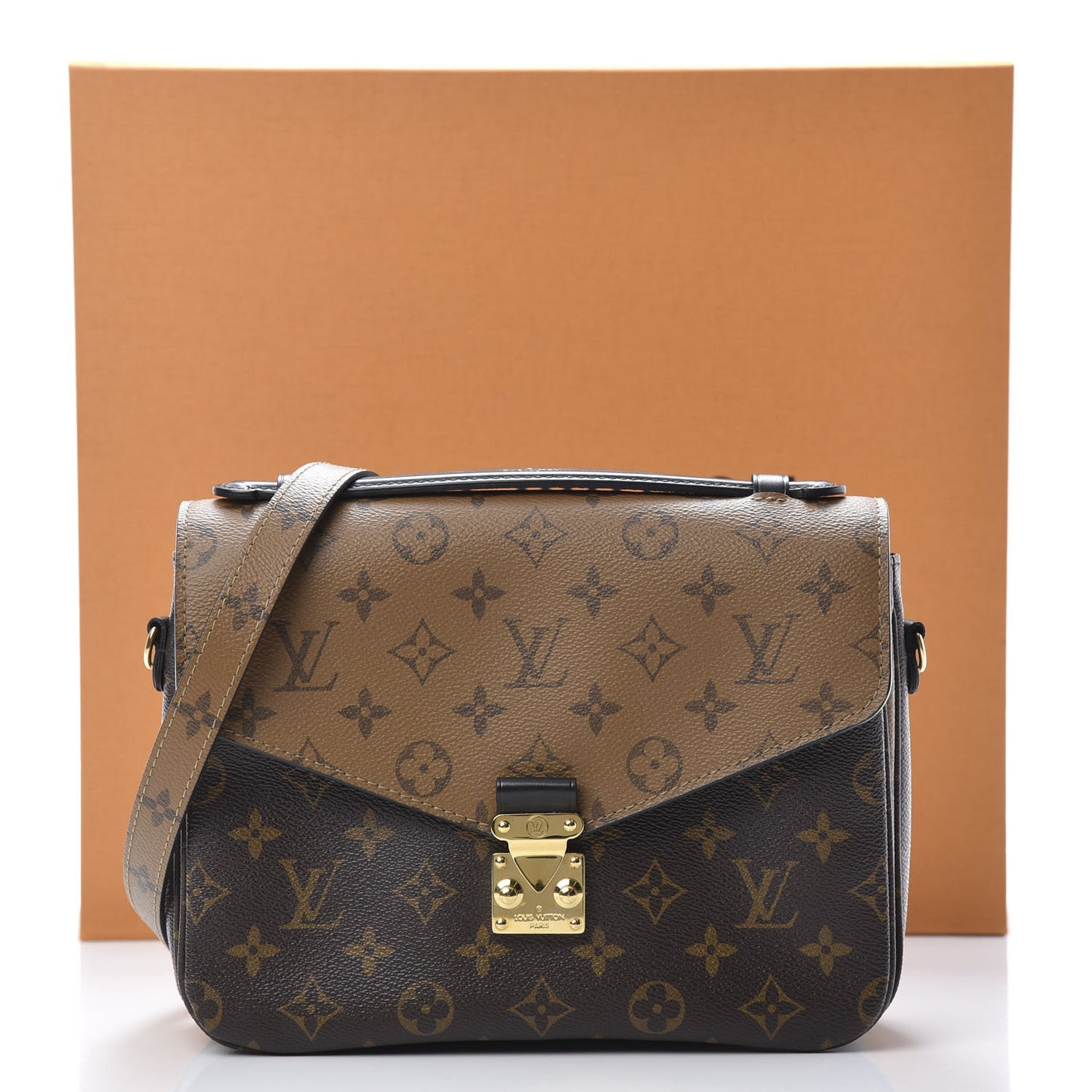 Reverse Monogram Pochette Metis