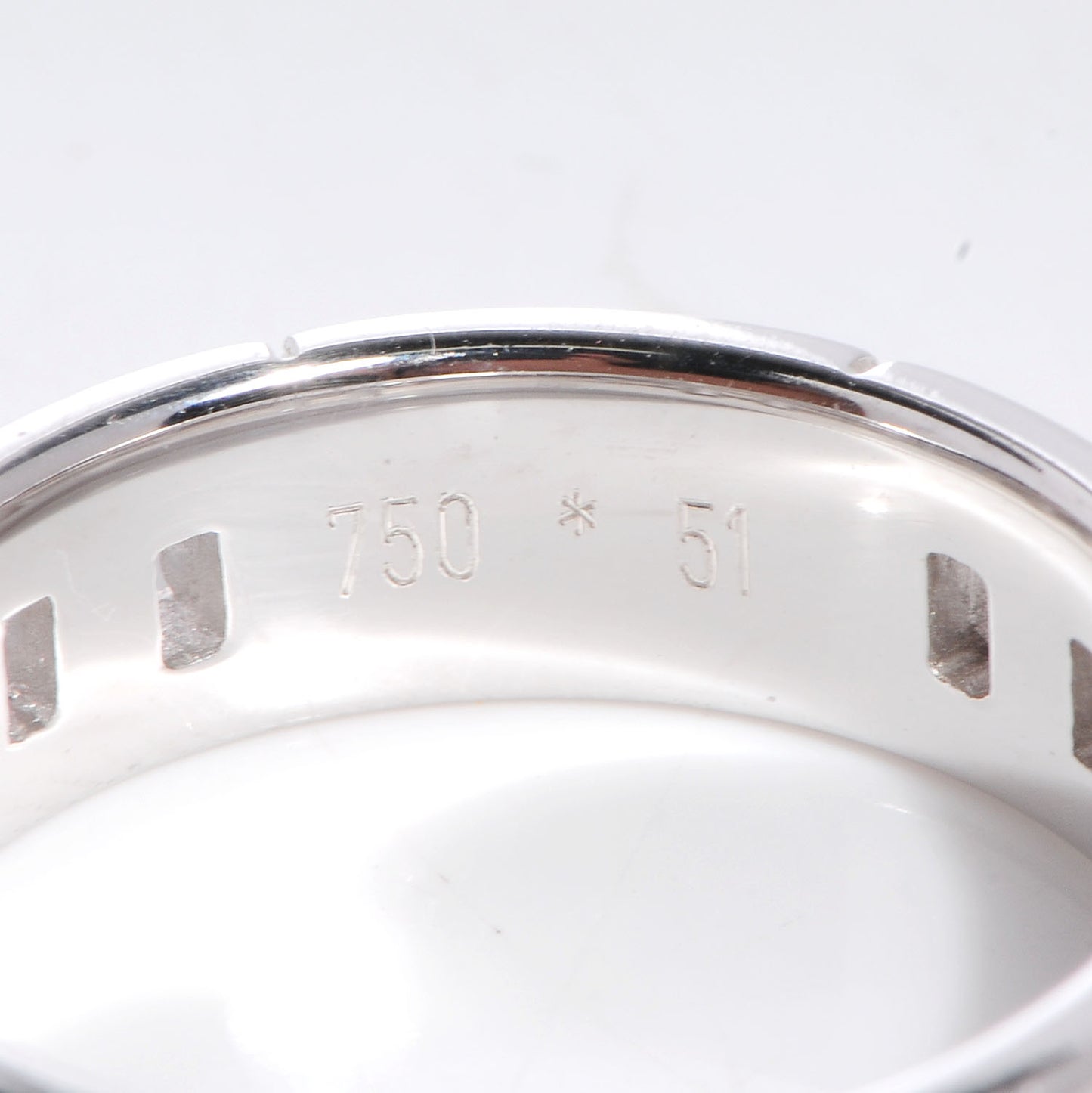 18K White Gold Hercules H Ring 51 5.5