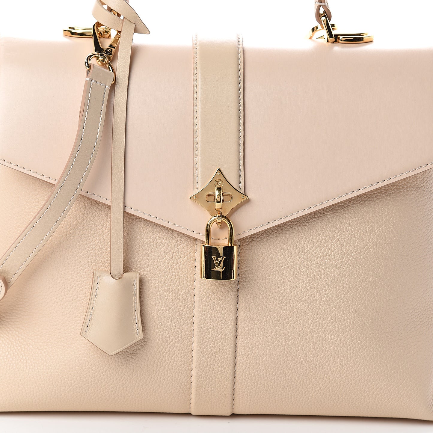 Grained Smooth Calfskin Rose Des Vents MM Creme
