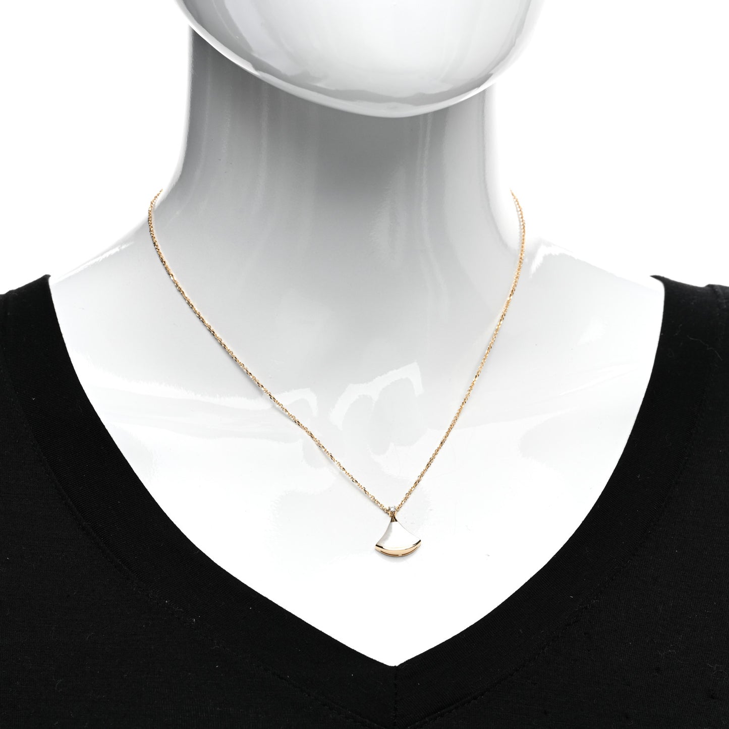 18K Yellow Gold Diamond Mother of Pearl Small Divas' Dream Pendant Necklace