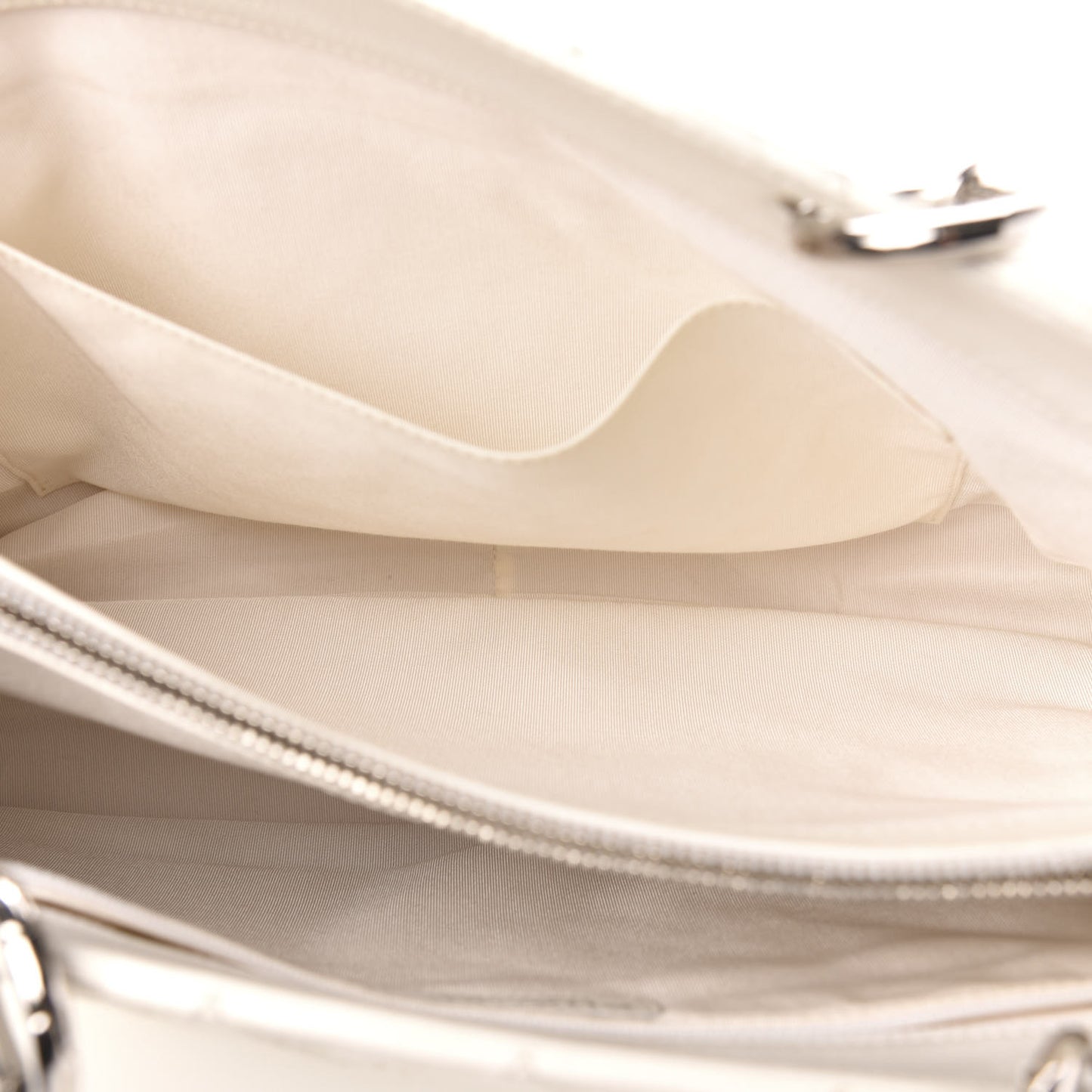 Caviar Quilted Grand Shopping Tote GST White