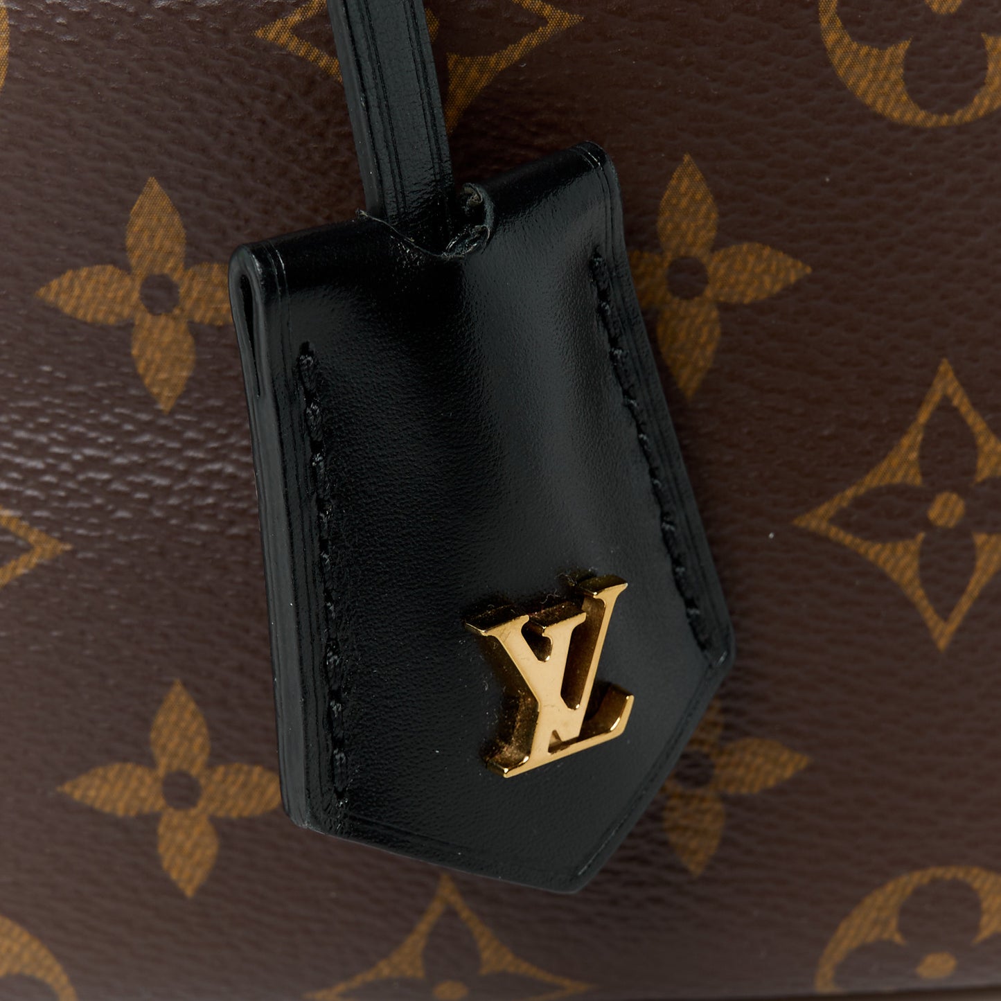 Reverse Monogram Vanity PM