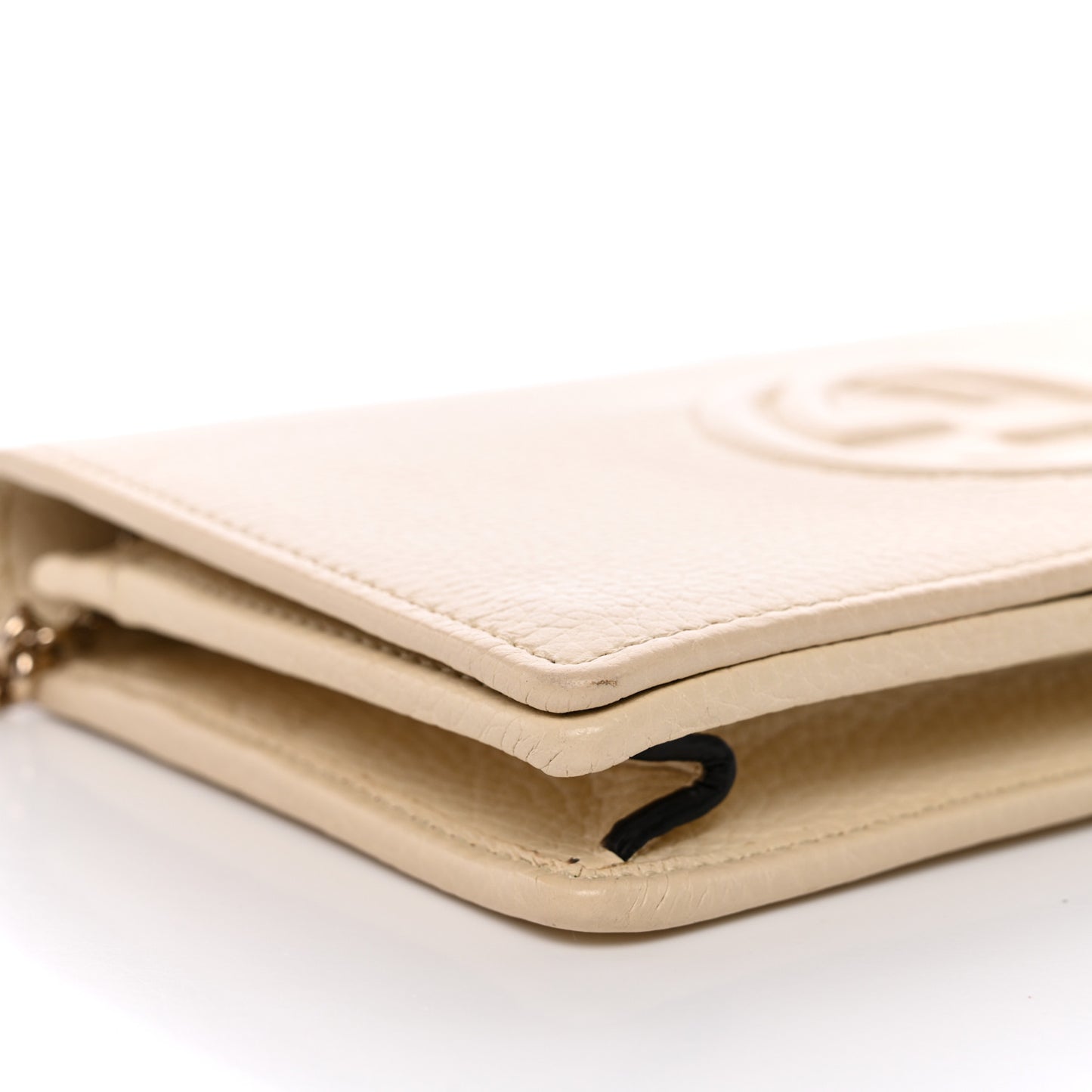 Pebbled Calfskin Soho Wallet on Chain Ivoire