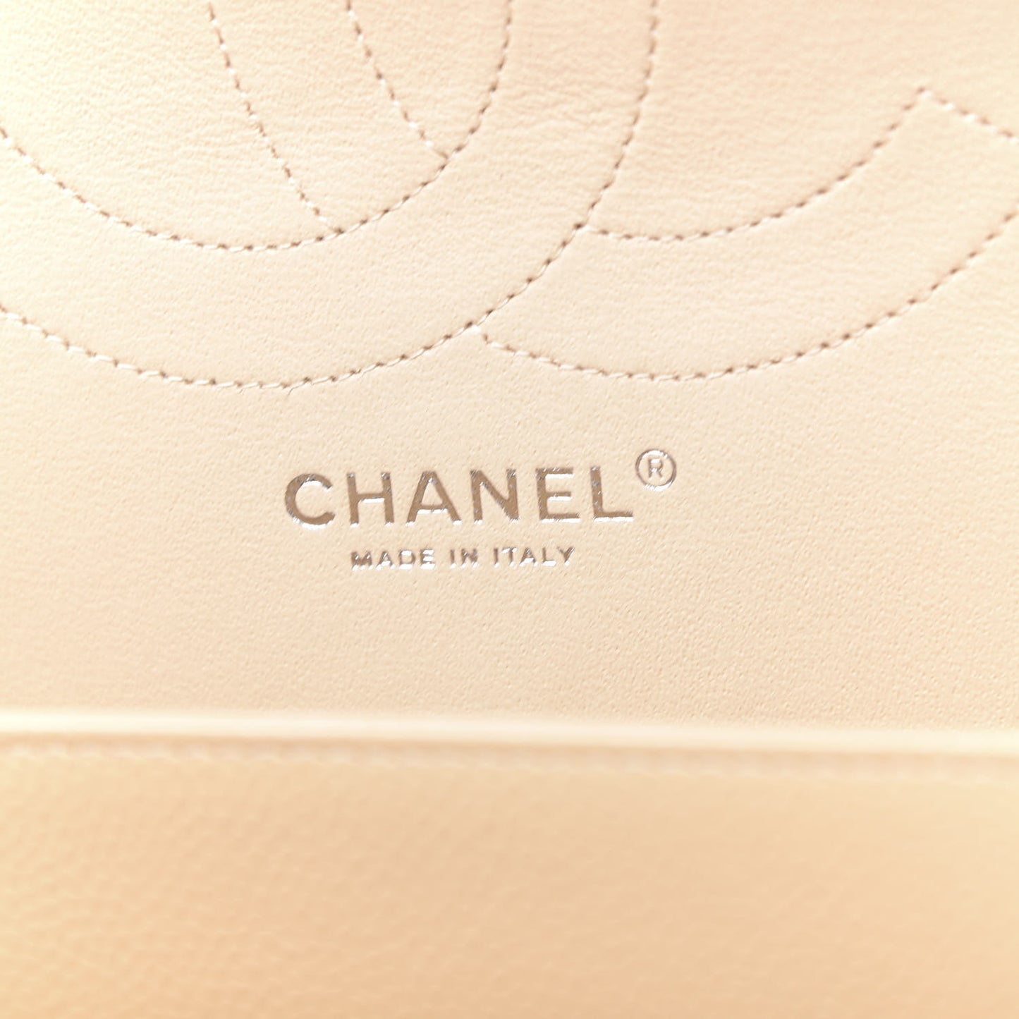 Caviar Quilted Jumbo Double Flap Beige Clair