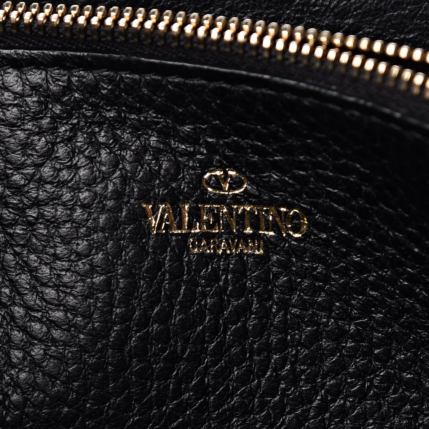 Pebbled Calfskin Rockstud Zip Around Wallet Black