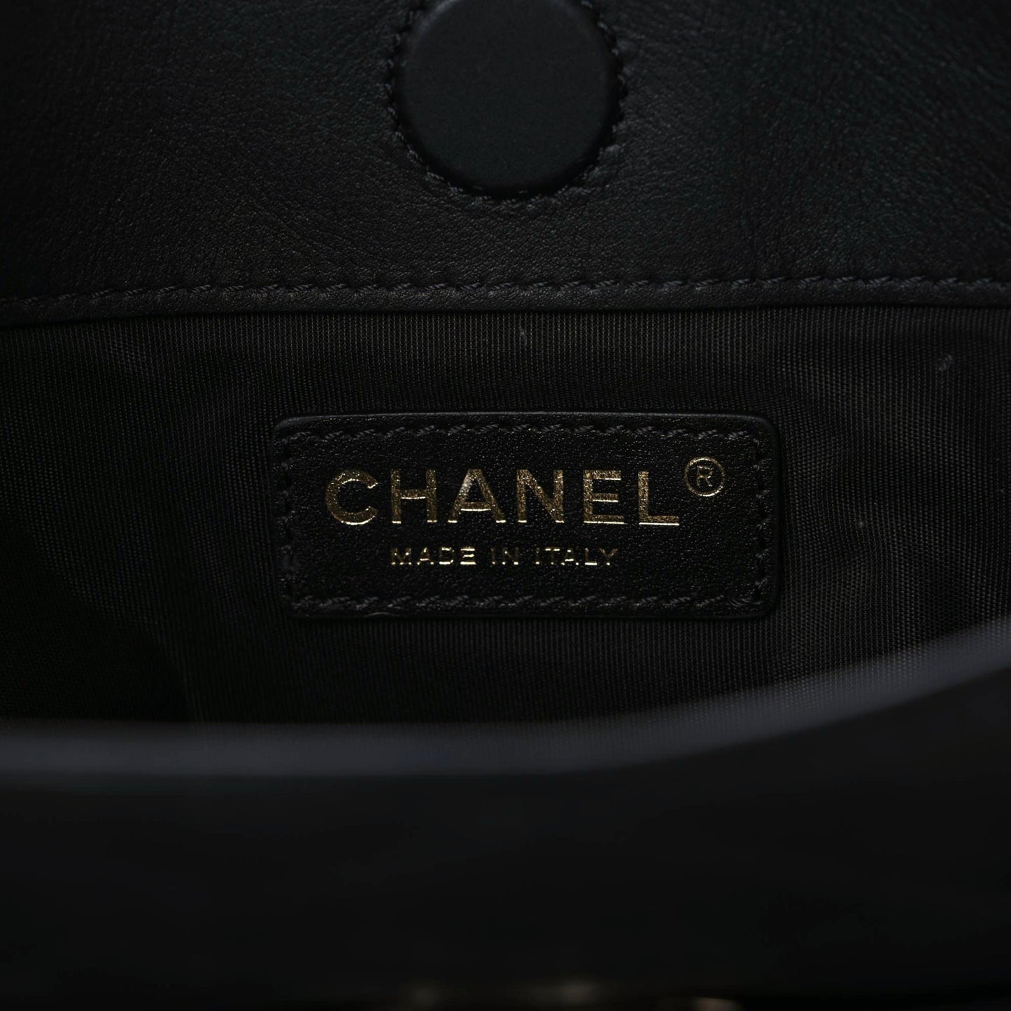 Calfskin Quilted Chain Flat Tote Black