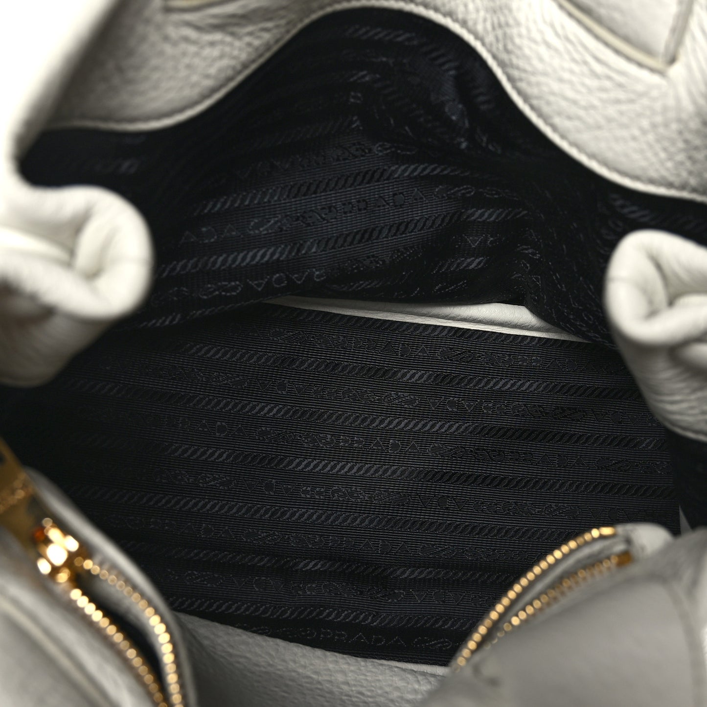Vitello Daino Soft Perforated Logo Tote White