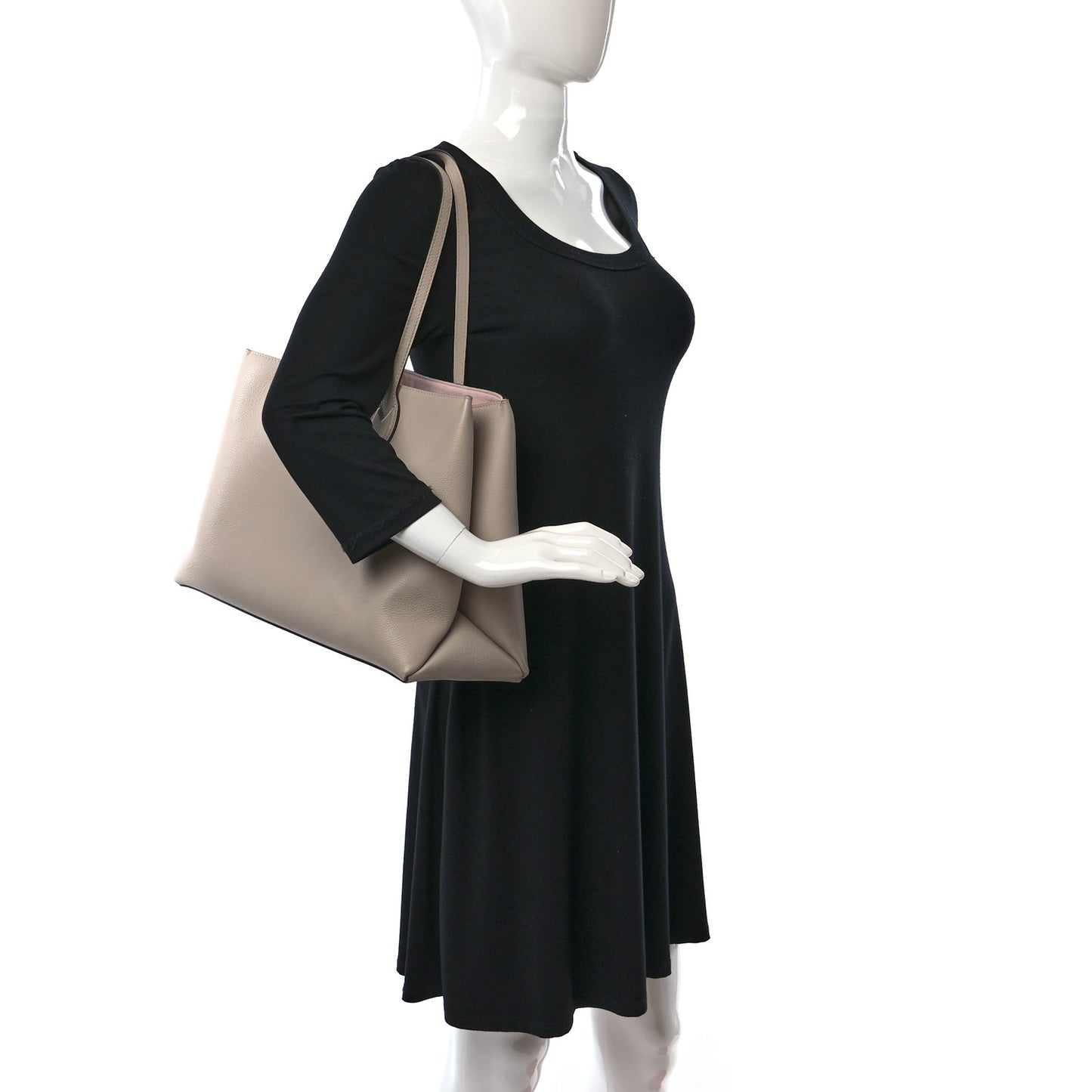 Grained Calfskin Lockme Shopper Greige