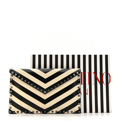 Valentino Garavani Vitello Chevron Rockstud Rolling Envelope Clutch Light Ivory Black 7 of 7