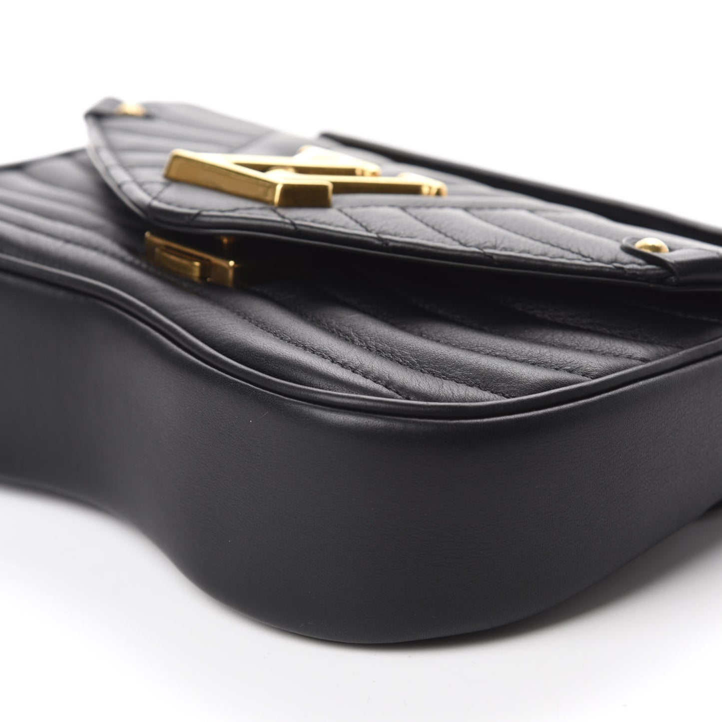 Calfskin New Wave Chain PM Black