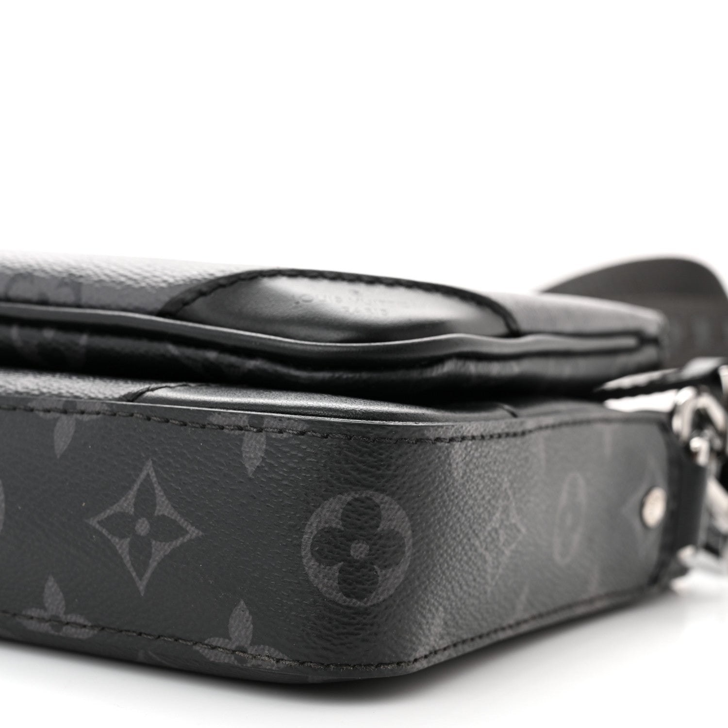 Louis Vuitton Reverse Monogram Eclipse Trio Messenger 10 of 10
