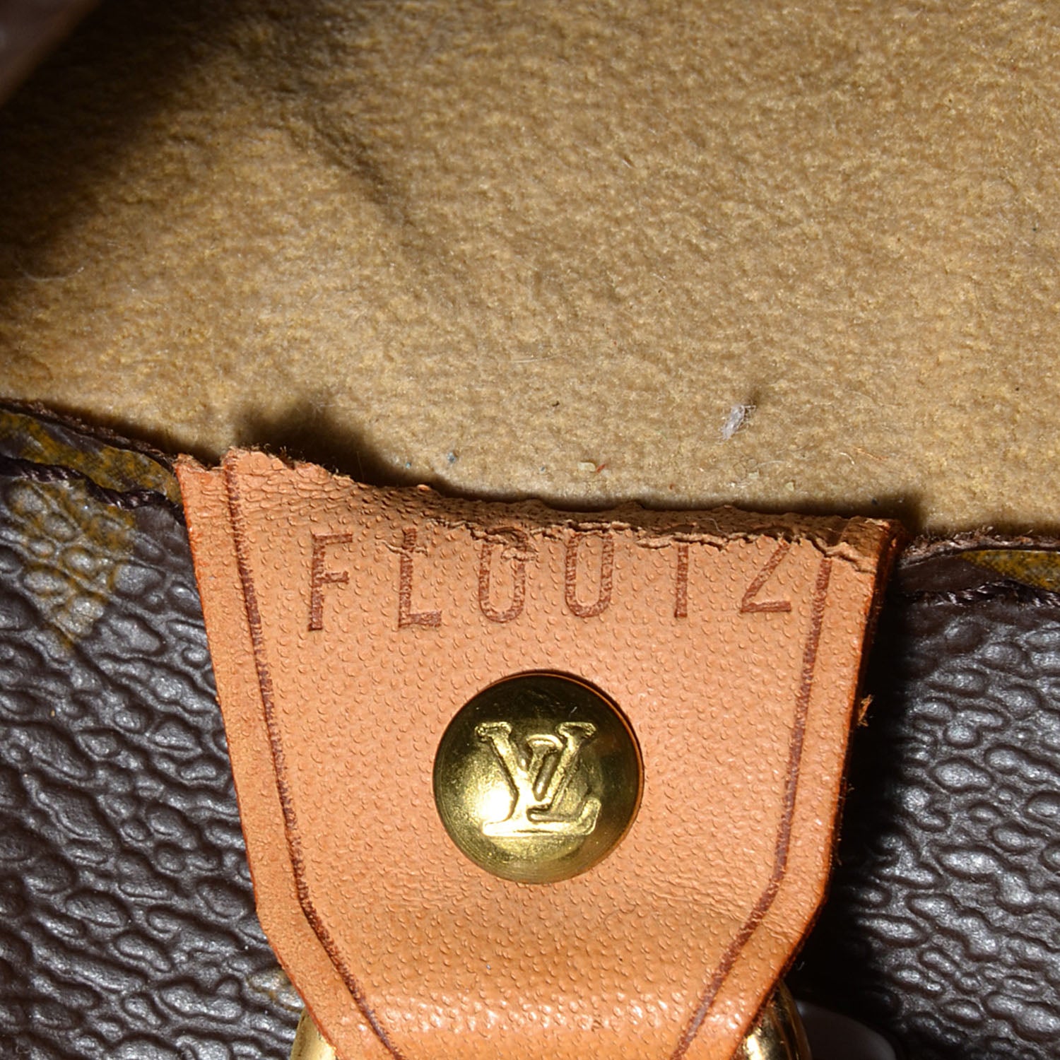 Louis Vuitton Monogram Luco 6 of 7
