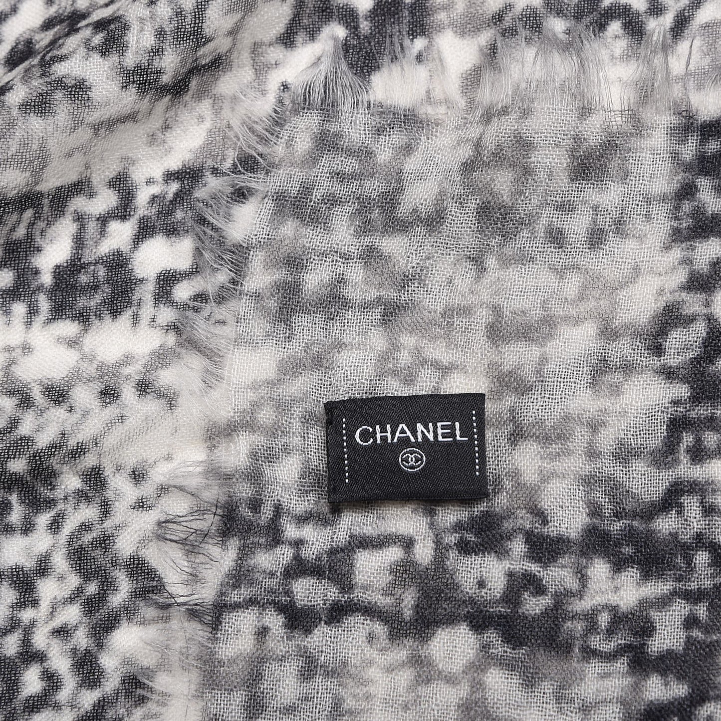 Cashmere CC Square Scarf Grey Black