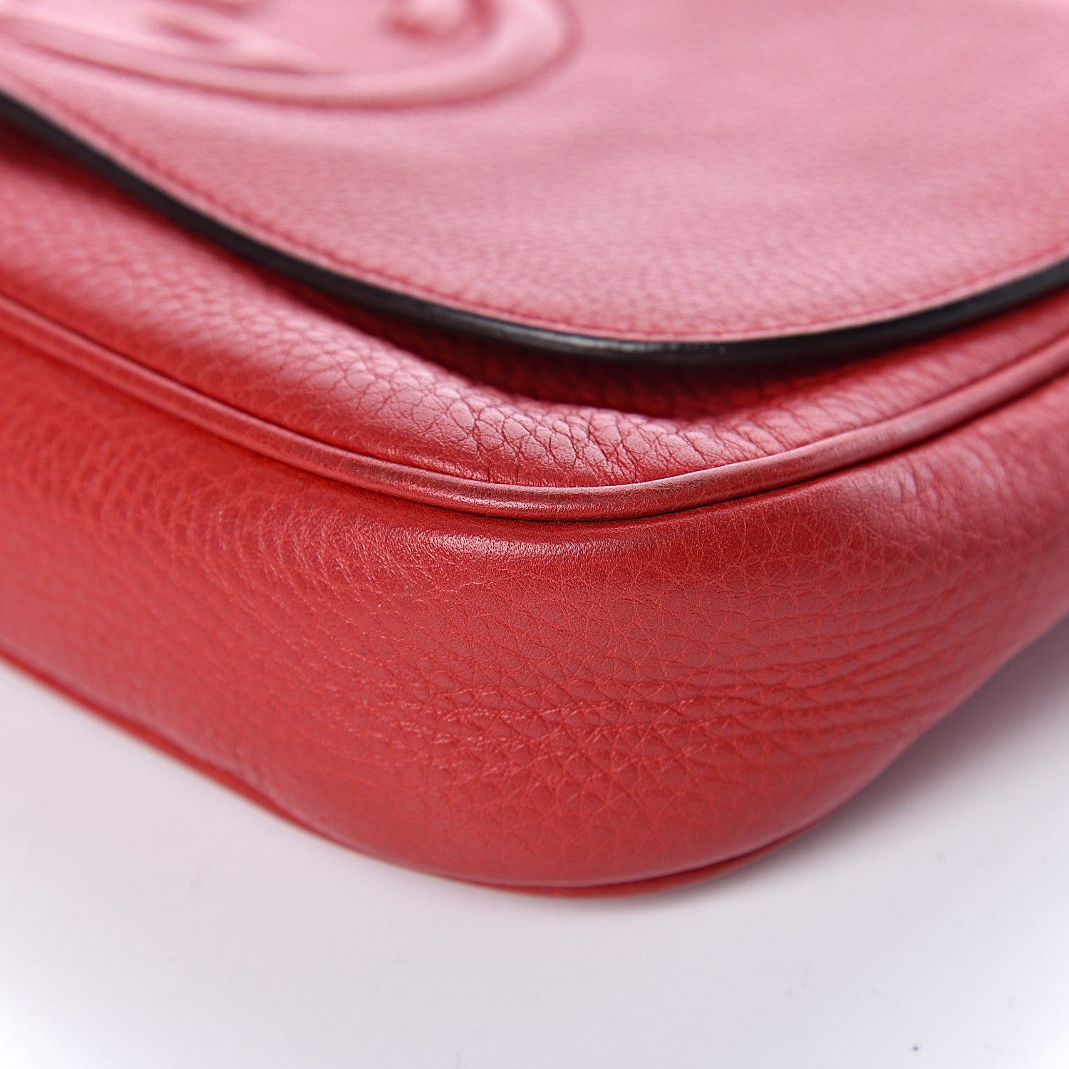 Gucci Pebbled Calfskin Medium Soho Flap Crossbody Tabasco Red 20 of 24