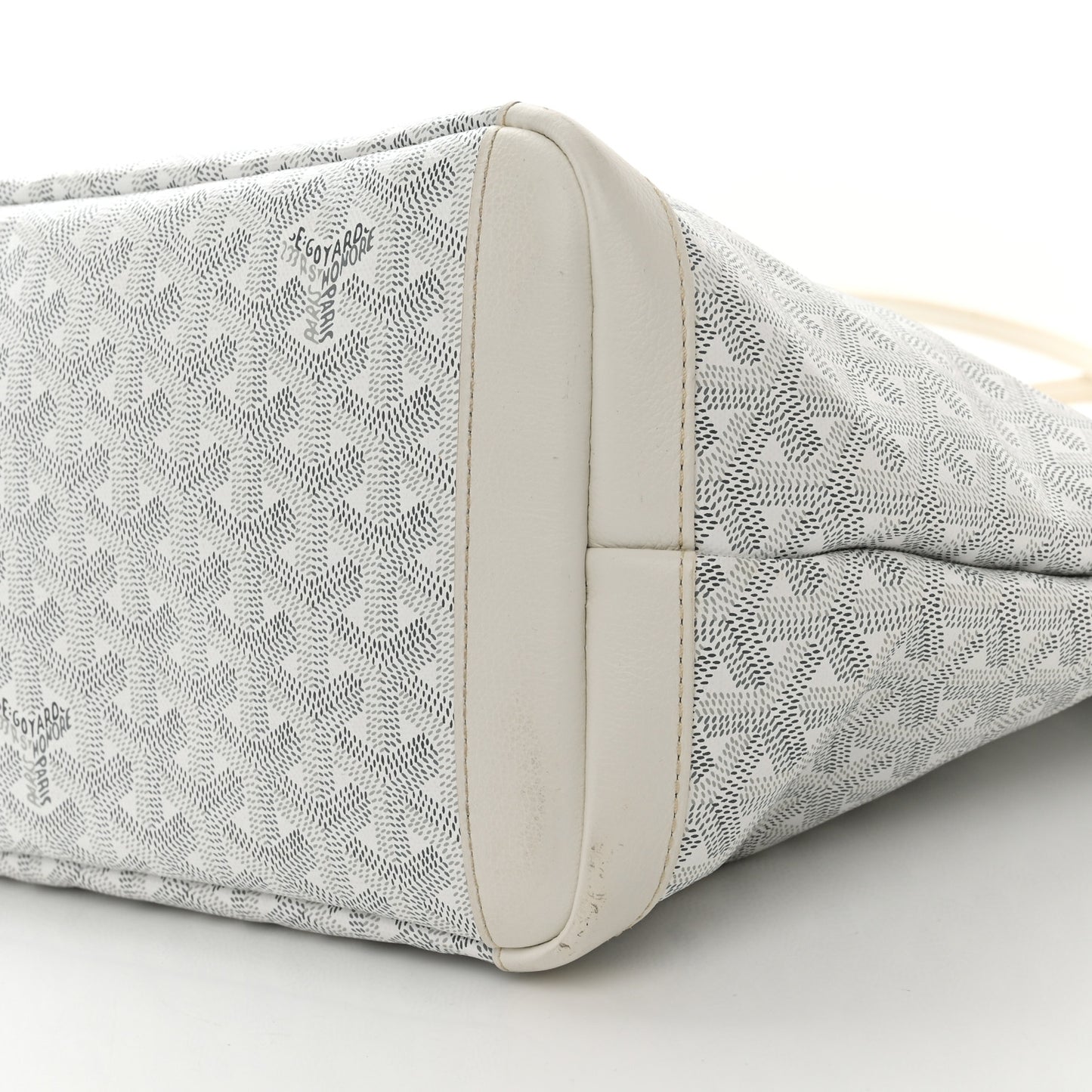 Goyardine Artois MM White