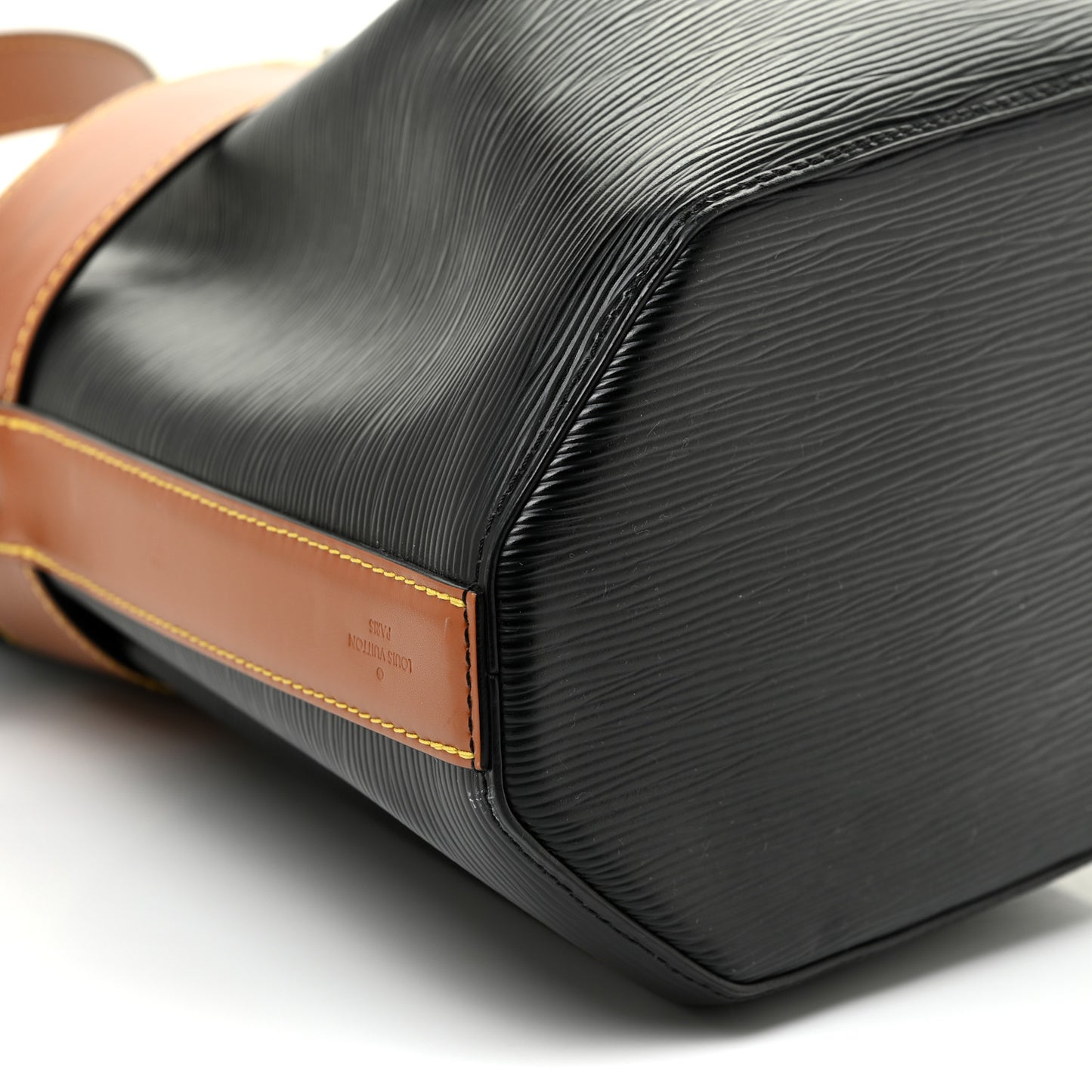 Epi Twist Bucket Black