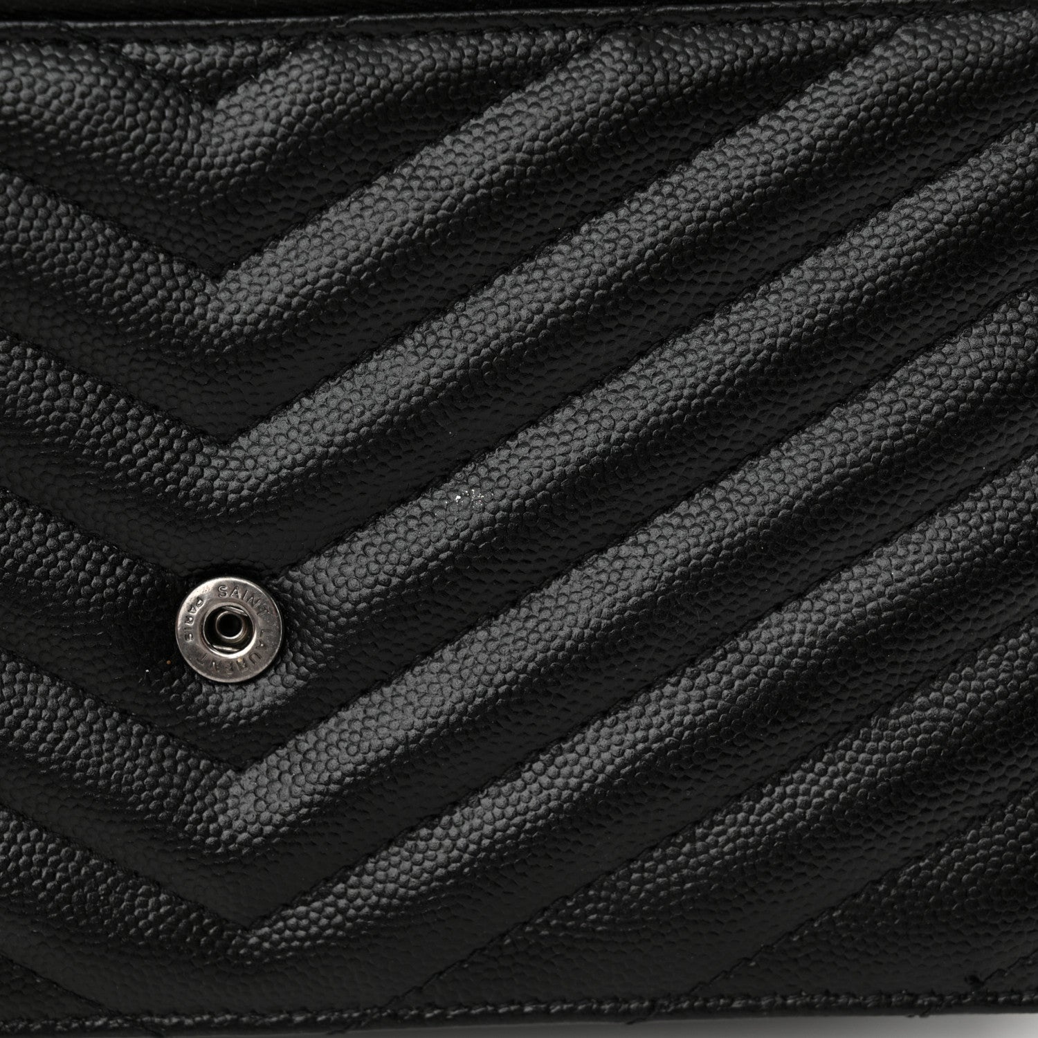 Saint Laurent Grain De Poudre Matelasse Chevron Monogram Monochrome Envelope Chain Wallet Black 11 of 14