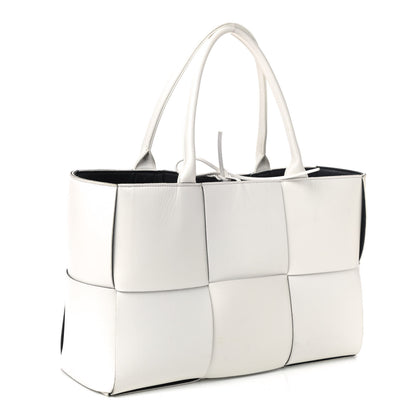 Bottega Veneta Nappa Maxi Intrecciato Medium Arco Tote White Black 2 of 4