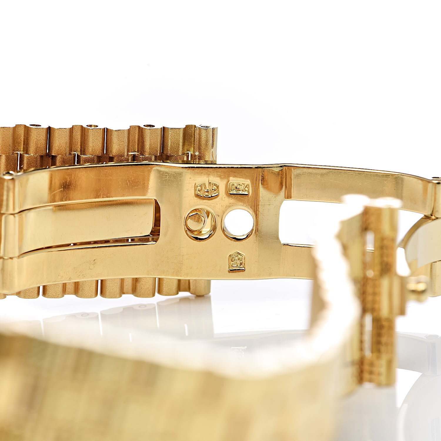 Audemars Piguet 18K Yellow Gold 33mm Classic Clous de Paris Manual Winding Watch 15026BA.GG.1117BA.01 6 of 7