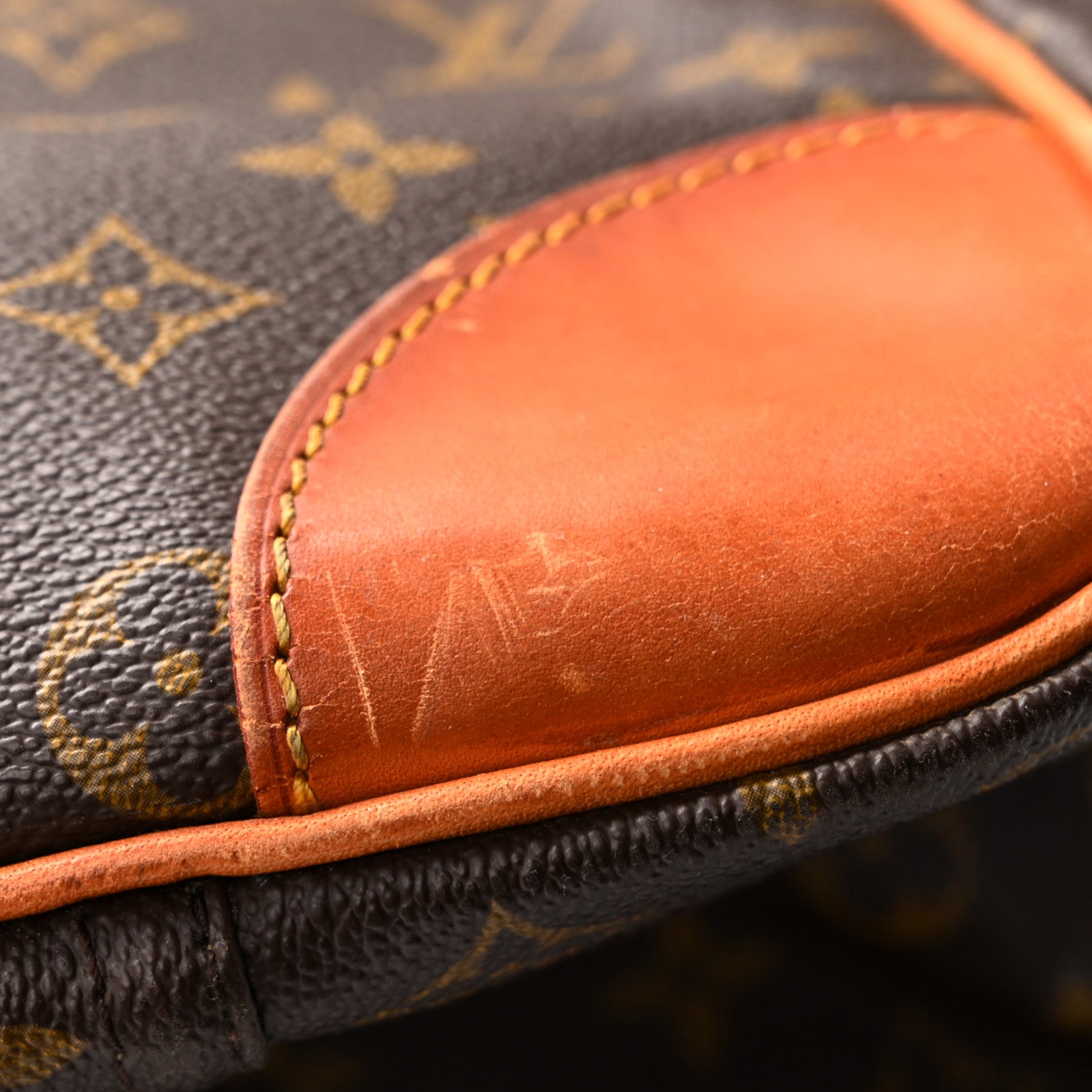 Louis Vuitton Monogram Sirius 70 10 of 16