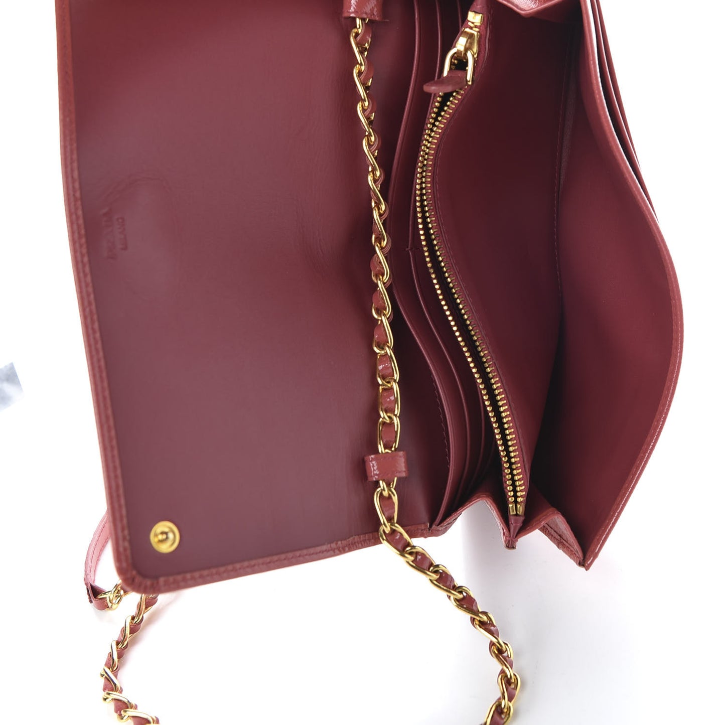 Saffiano Vernice Metal Oro Chain Wallet Fragola