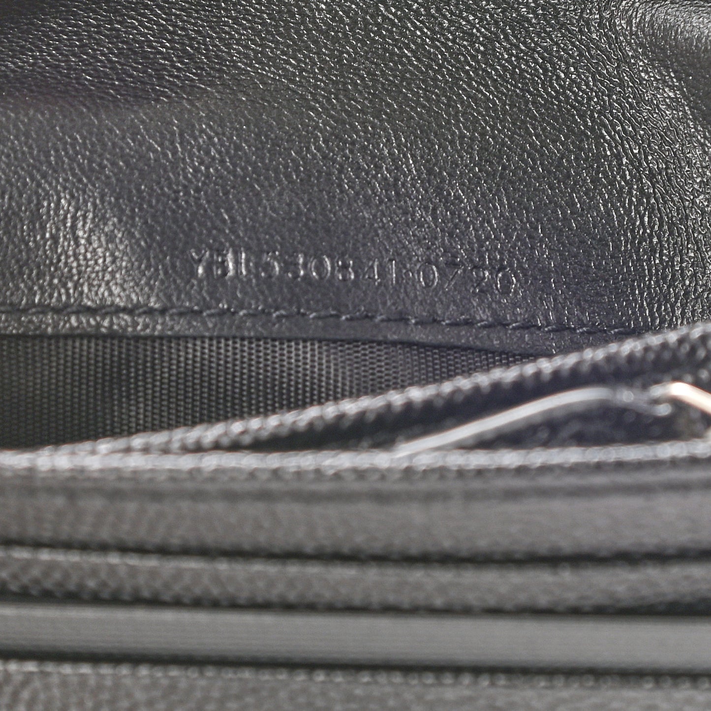 Grain De Poudre Matelasse Chevron Monogram Card Case Black