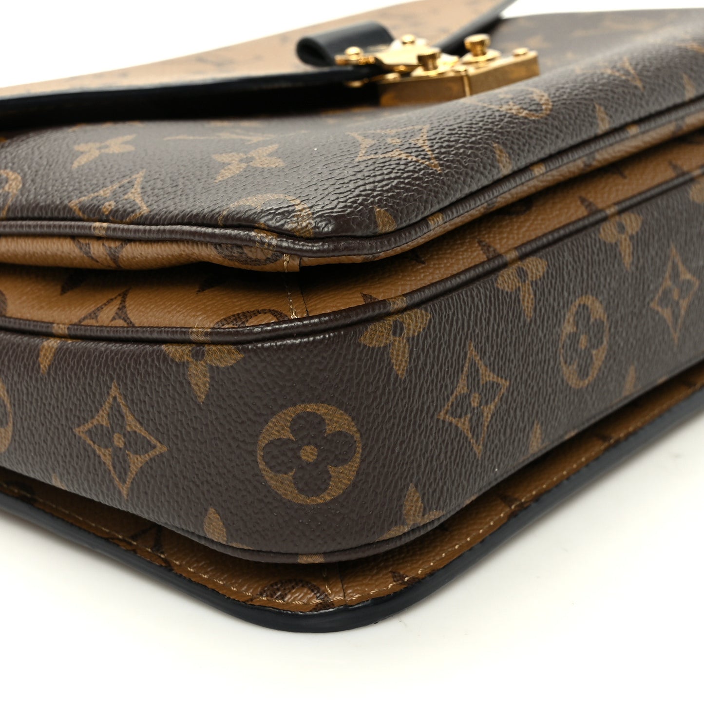 Reverse Monogram Pochette Metis