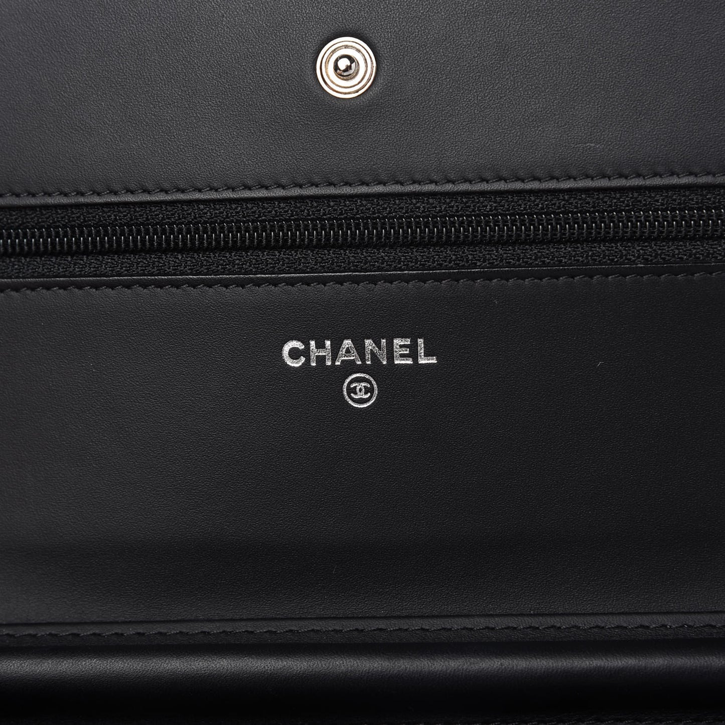 Patent Quilted Wallet On Chain WOC Black
